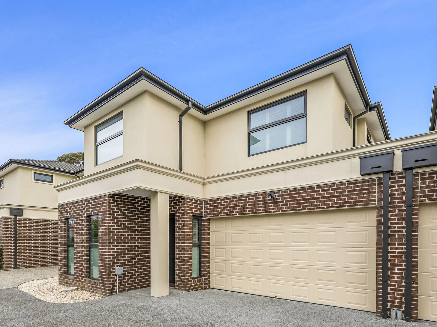 2/8 Camelia Street (1/10)