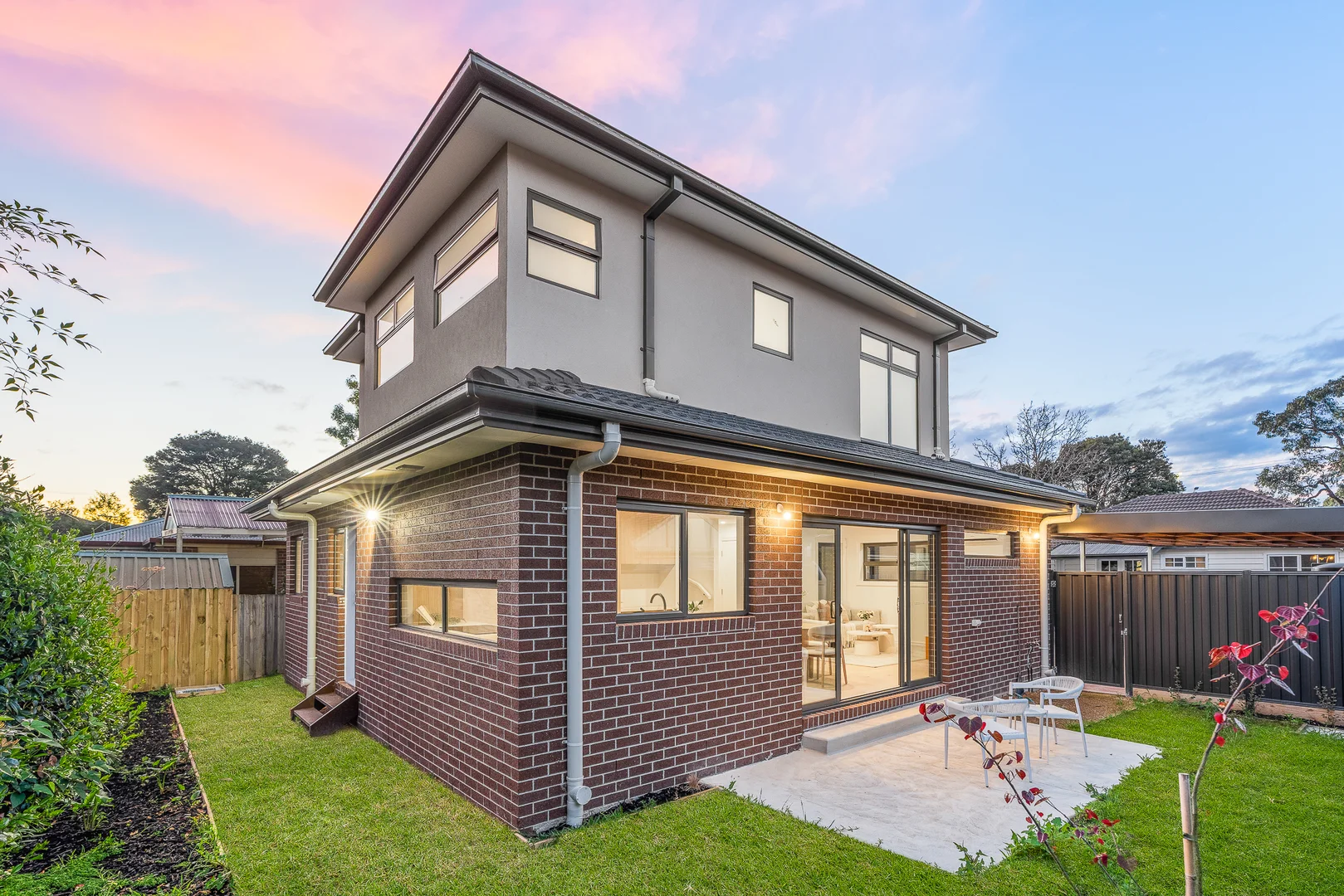 2/8 Eastfield Road - Image 2