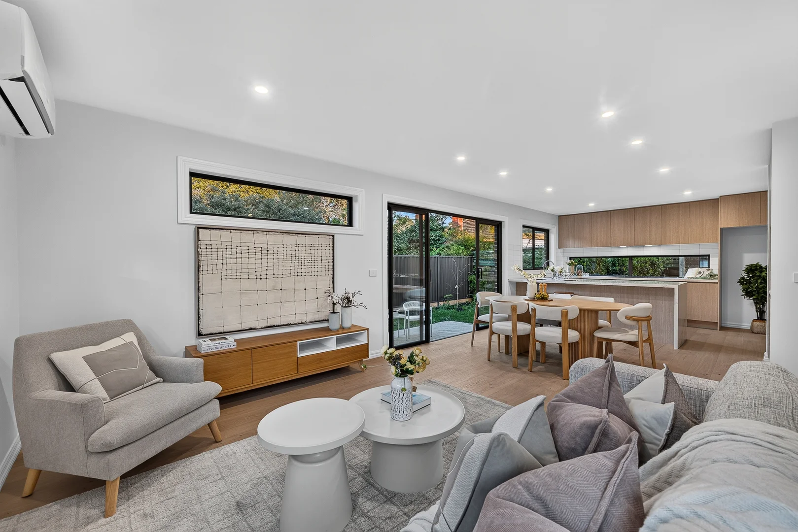 2/8 Eastfield Road - Image 4