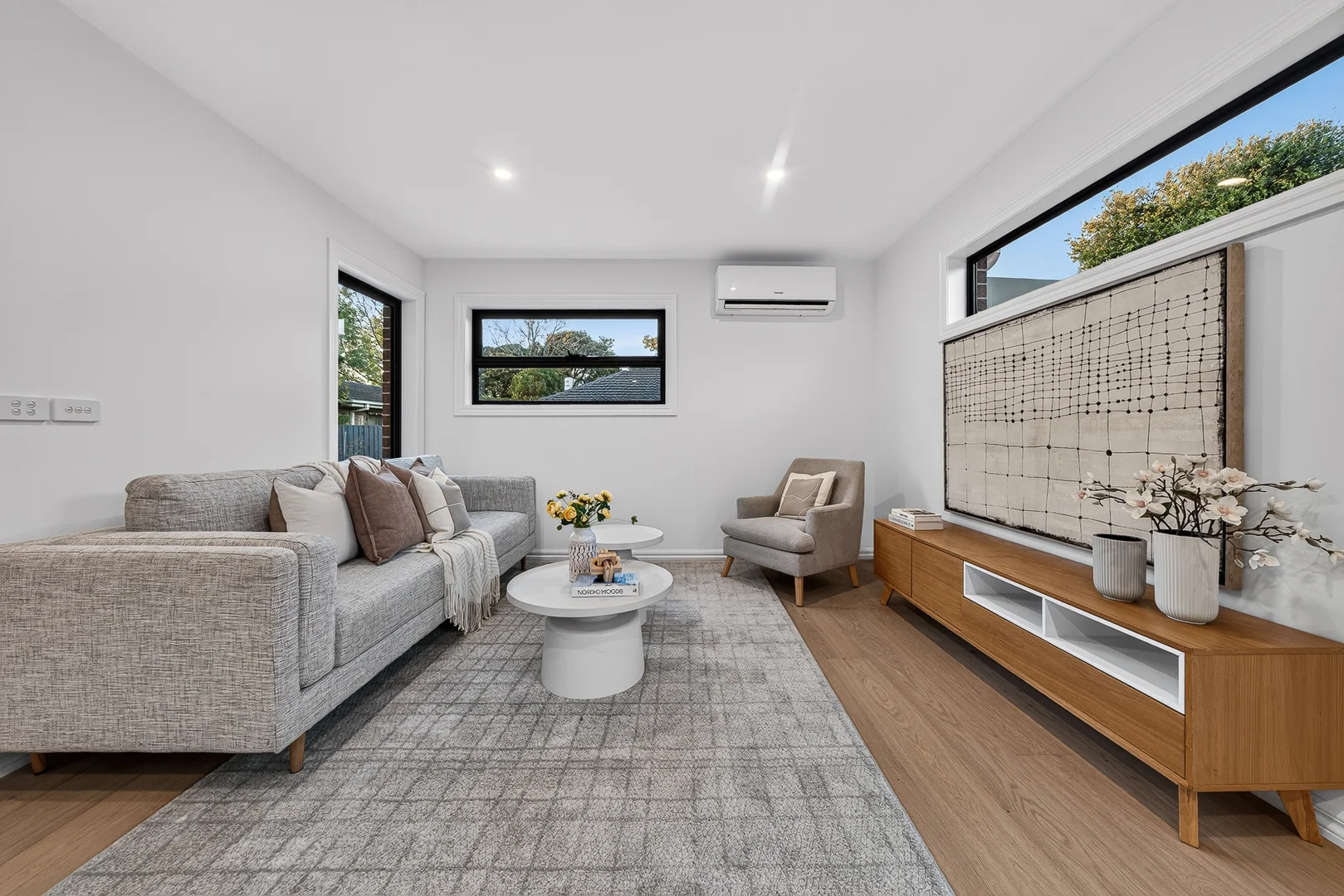 2/8 Eastfield Road - Image 3