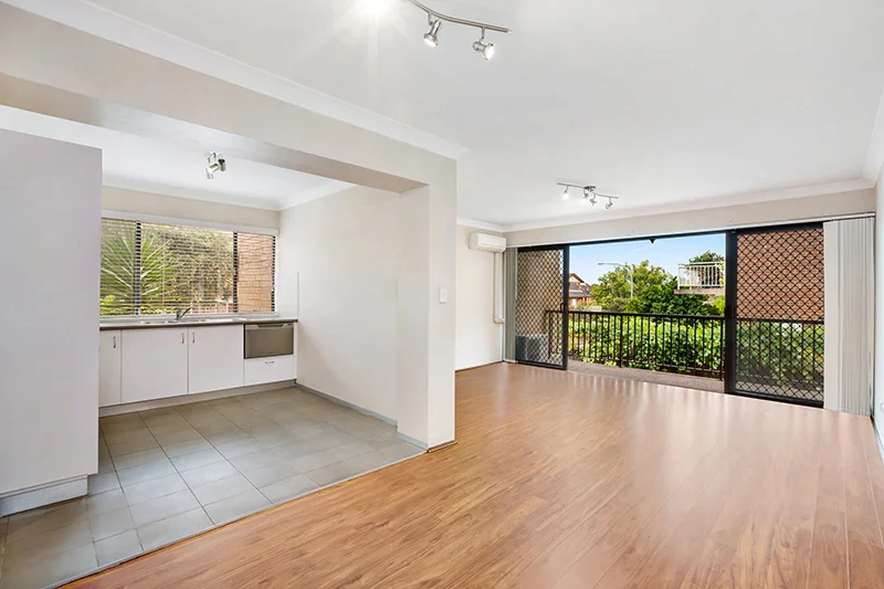 2/8 Hatton Street (1/6)