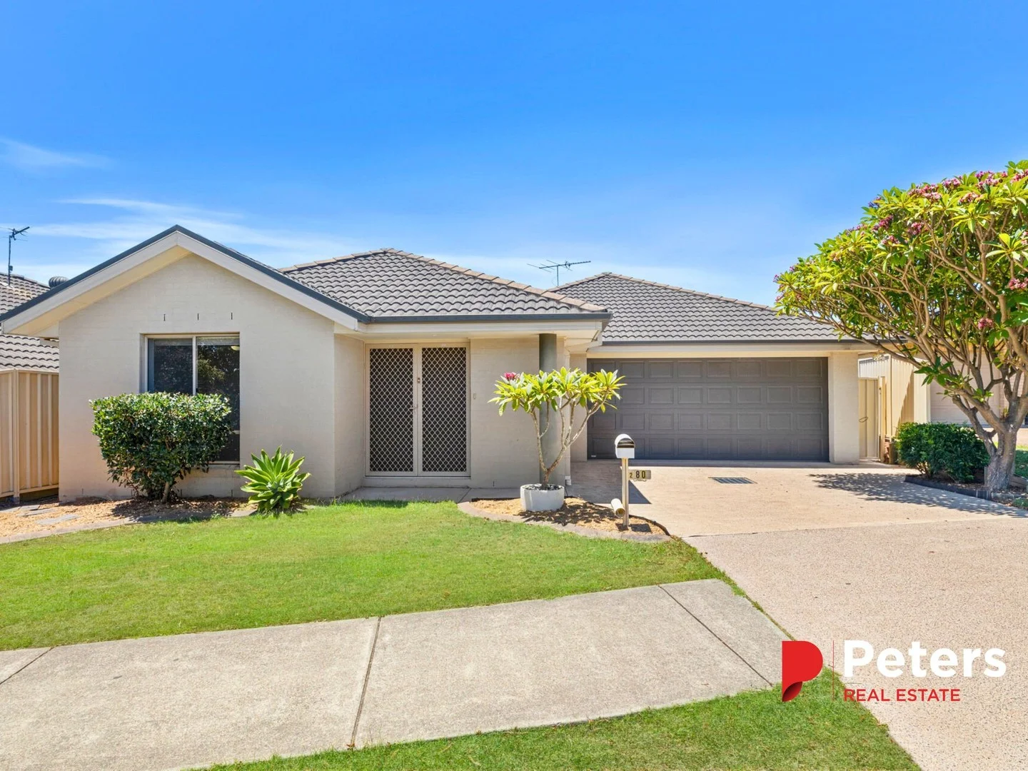 2/80 Worcester Drive (1/15)
