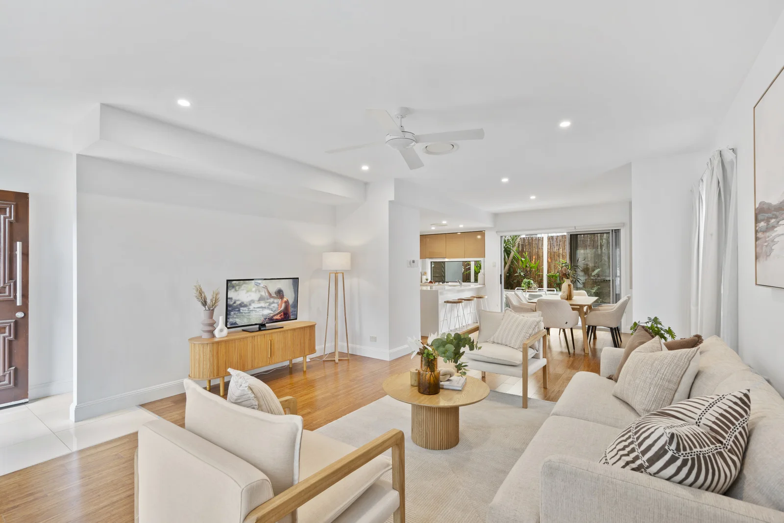 2/85 Waverley Street (1/24)