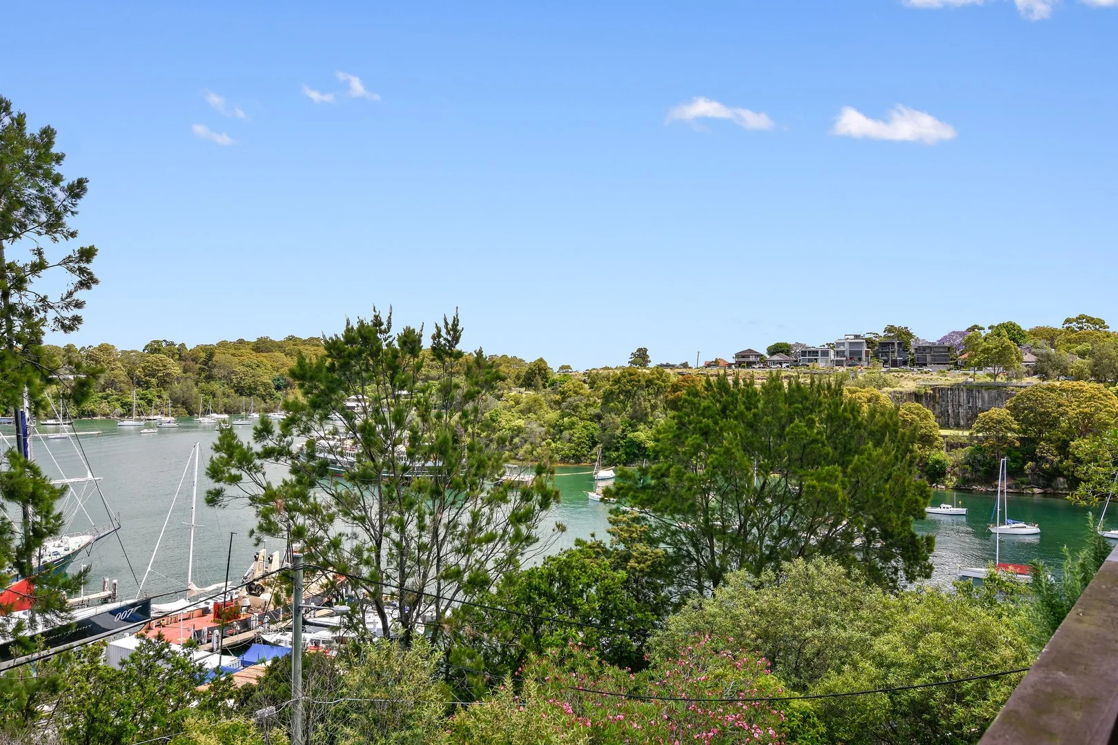 2/9 Commodore Crescent (1/14)