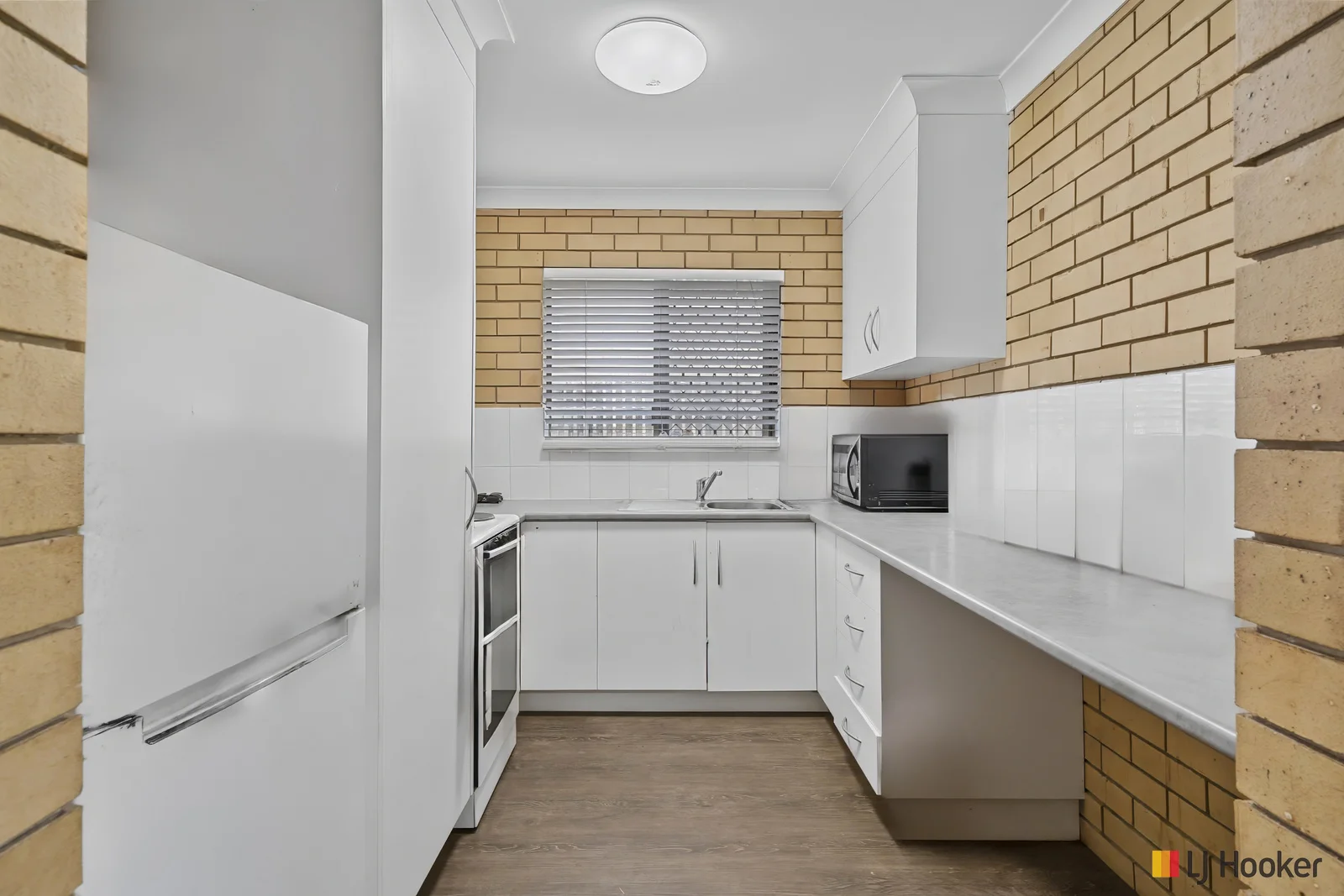 2/95 Archer Street - Image 2