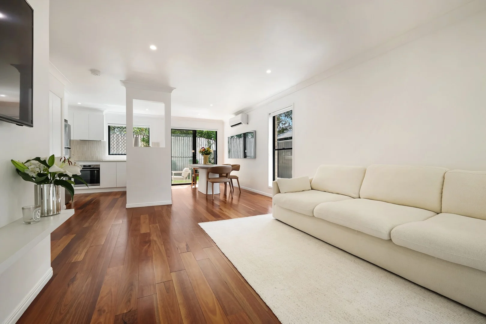 2/95 Gemvale Road (1/20)