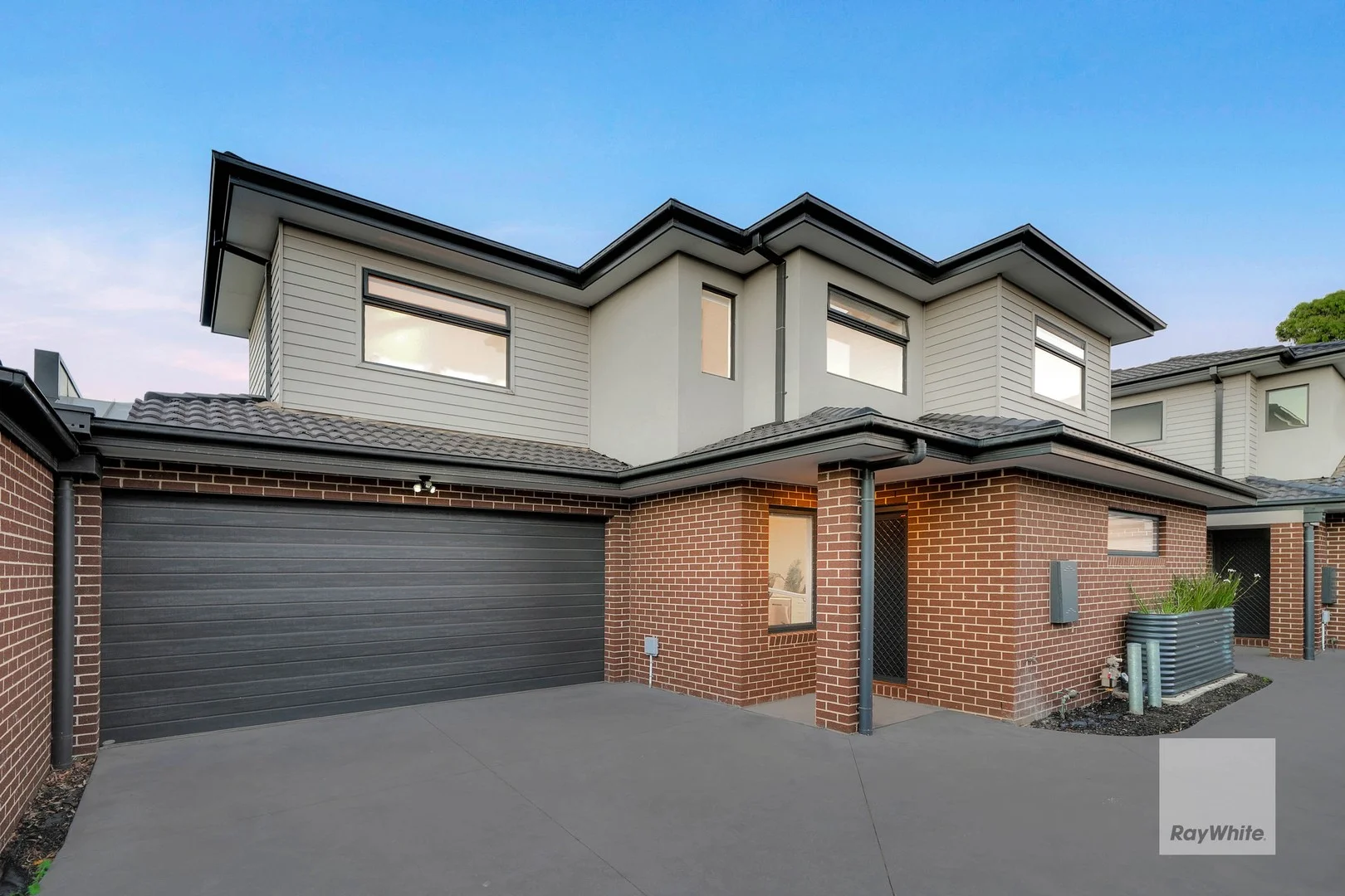2/96 Mcnamara Avenue (1/26)