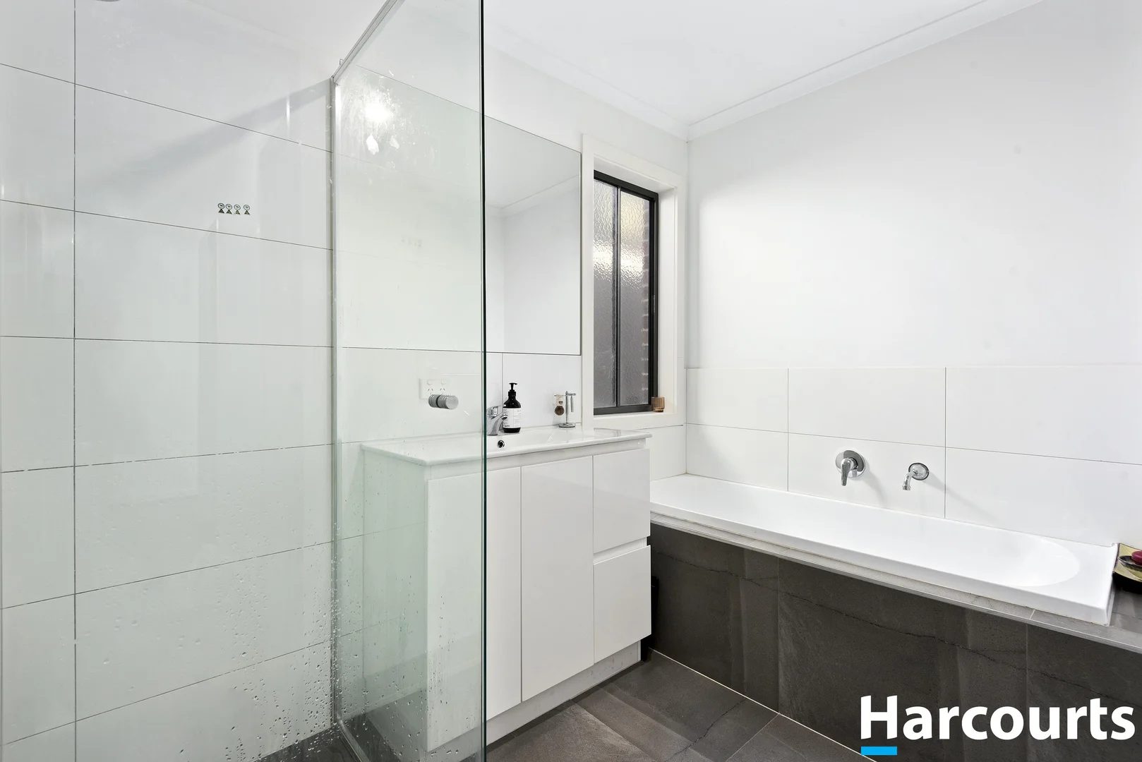 2/98 Beacon Point Road - Image 5