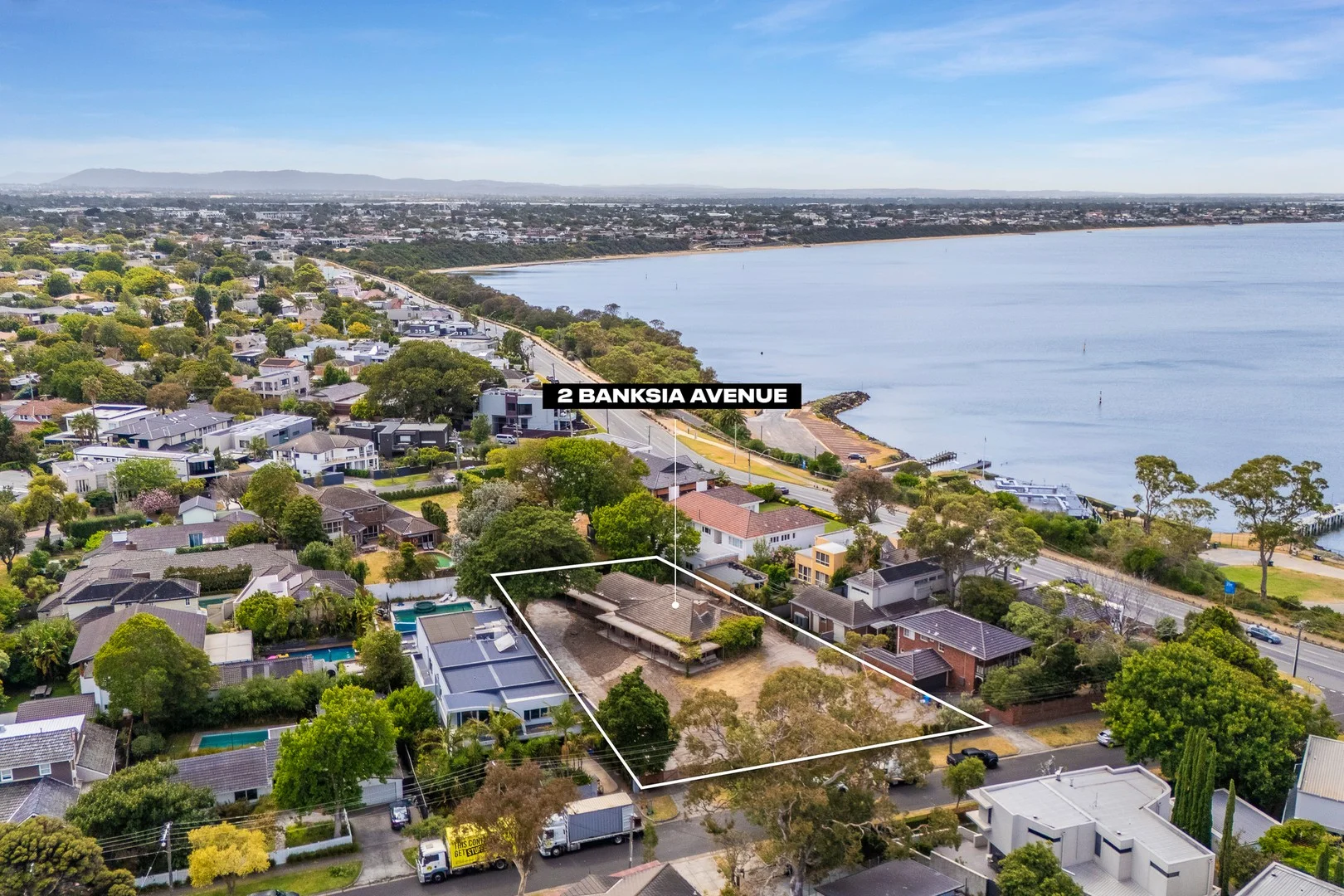 2 Banksia Avenue (1/6)