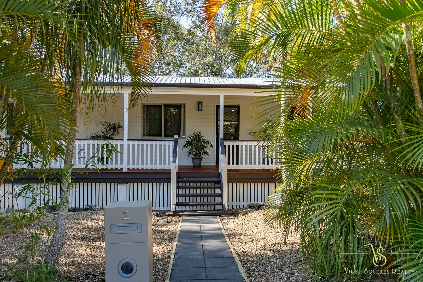 2 Byron Street (1/21)