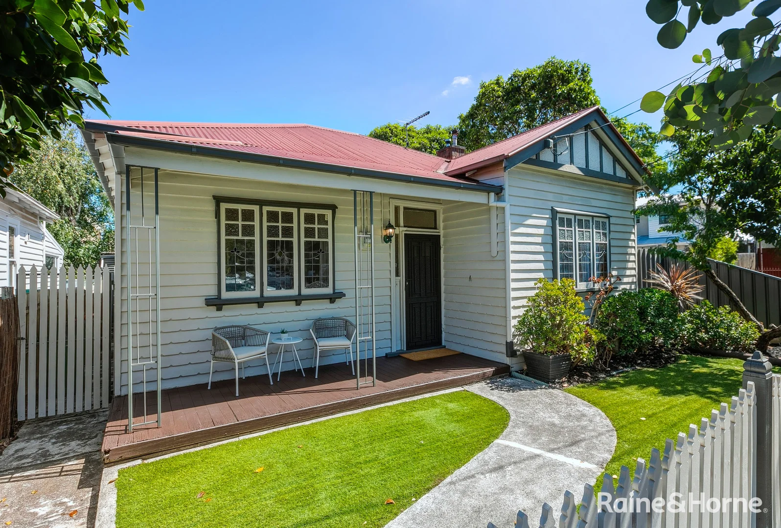 2 Dudley Street (1/1)