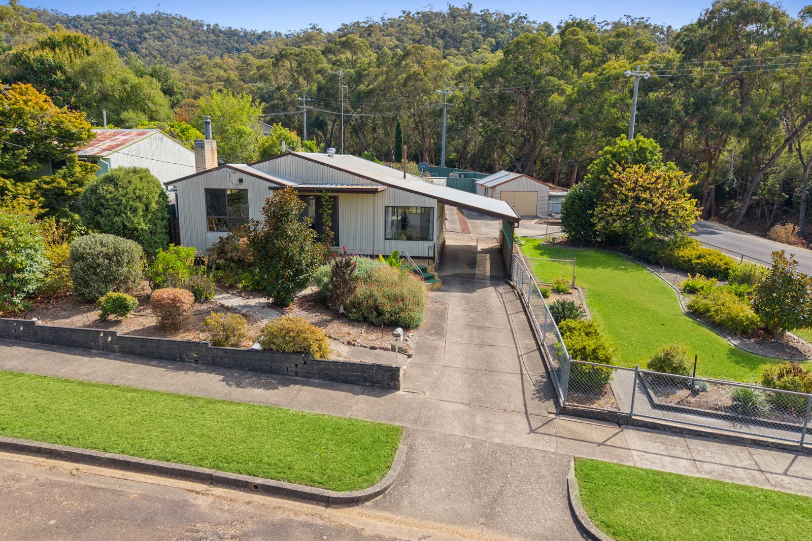 2 East Crescent (1/1)