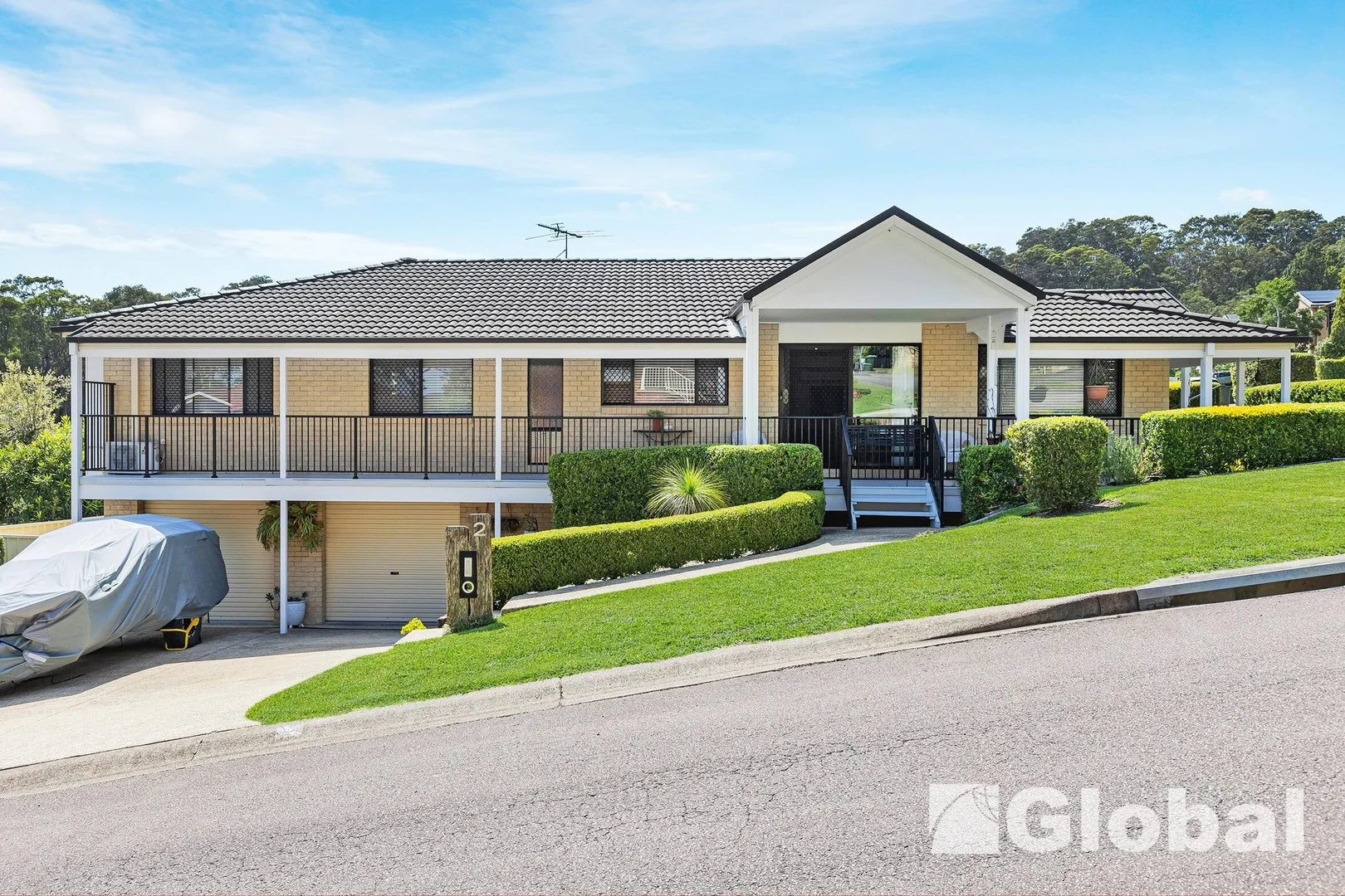 2 Forrester Close (1/30)