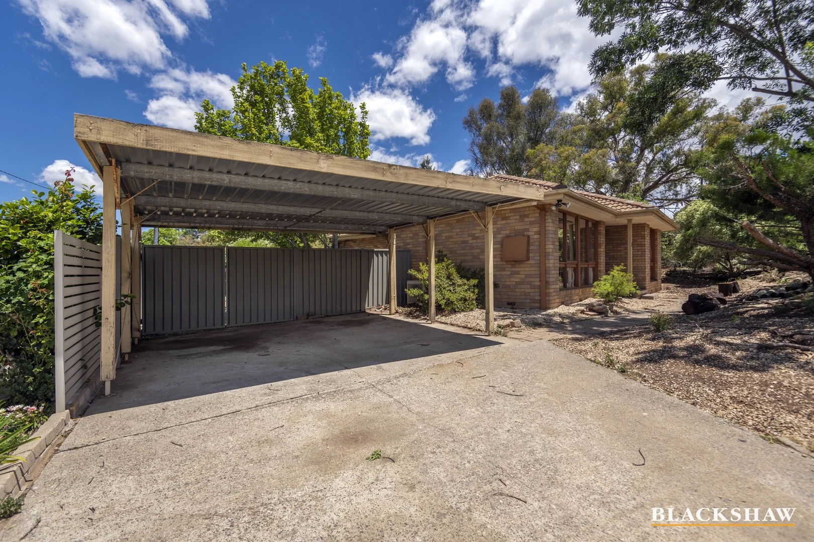 2 Hazel Smith Crescent (1/12)
