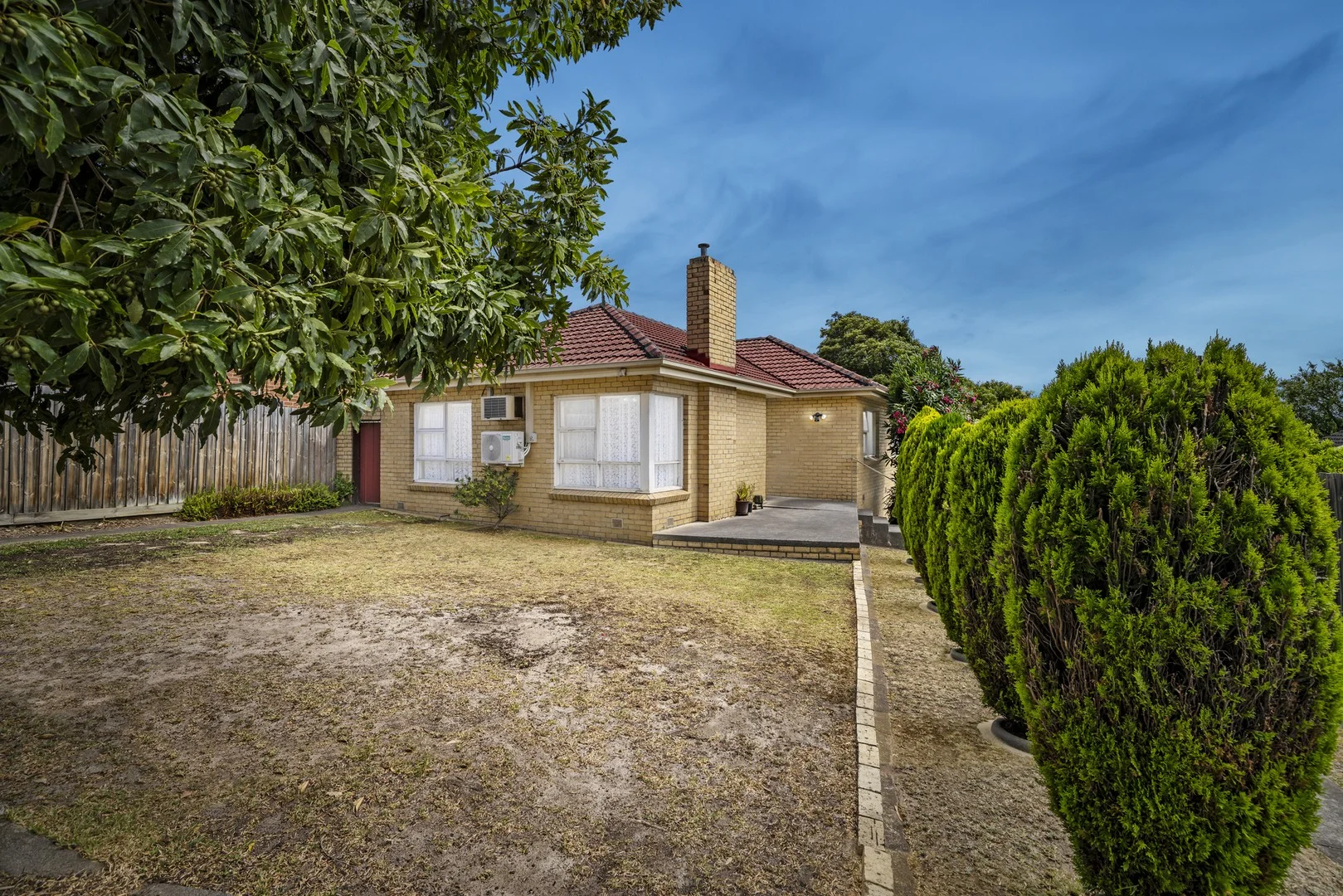 2 Heathfield Rise (1/20)