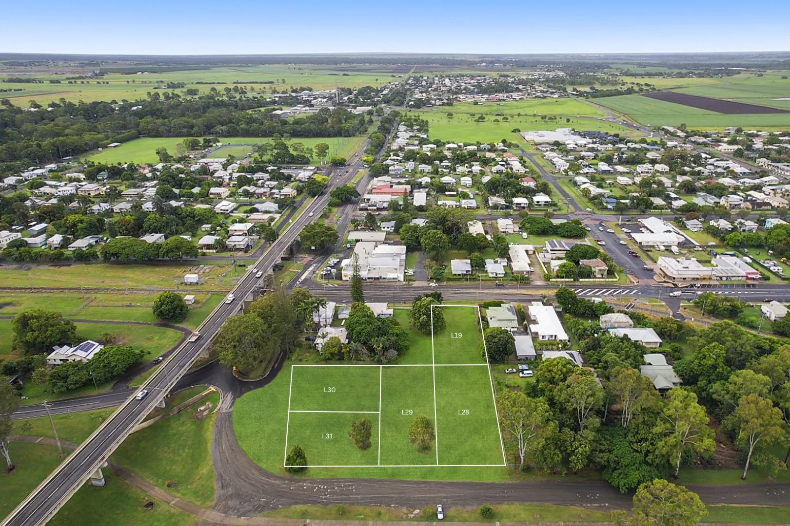 2 Hinkler Avenue (1/8)