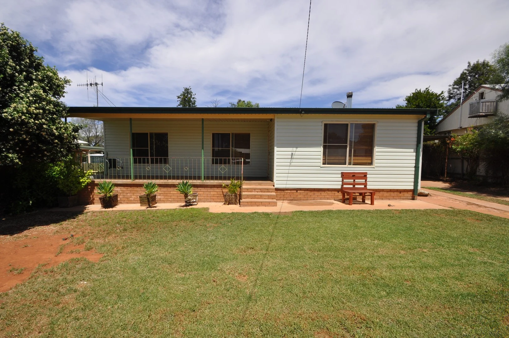 2 Jeffery Street (1/18)