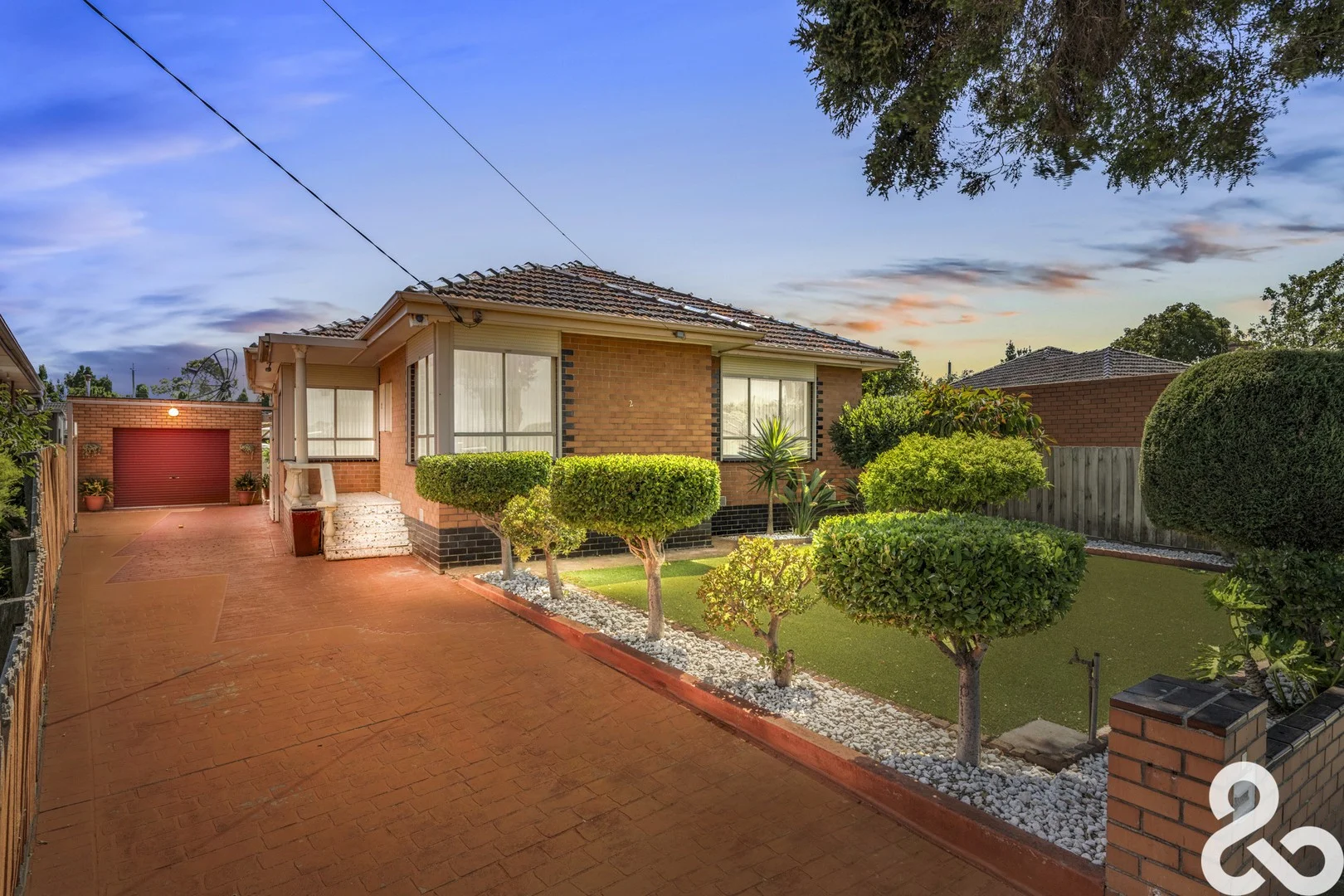 2 Juniper Crescent (1/1)
