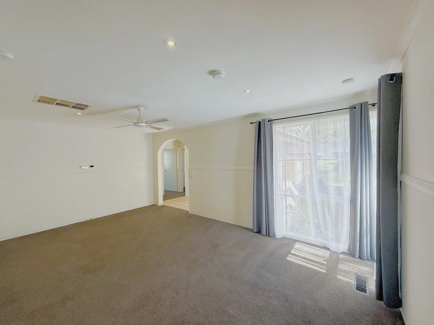 2 Lemongrove Crescent - Image 4