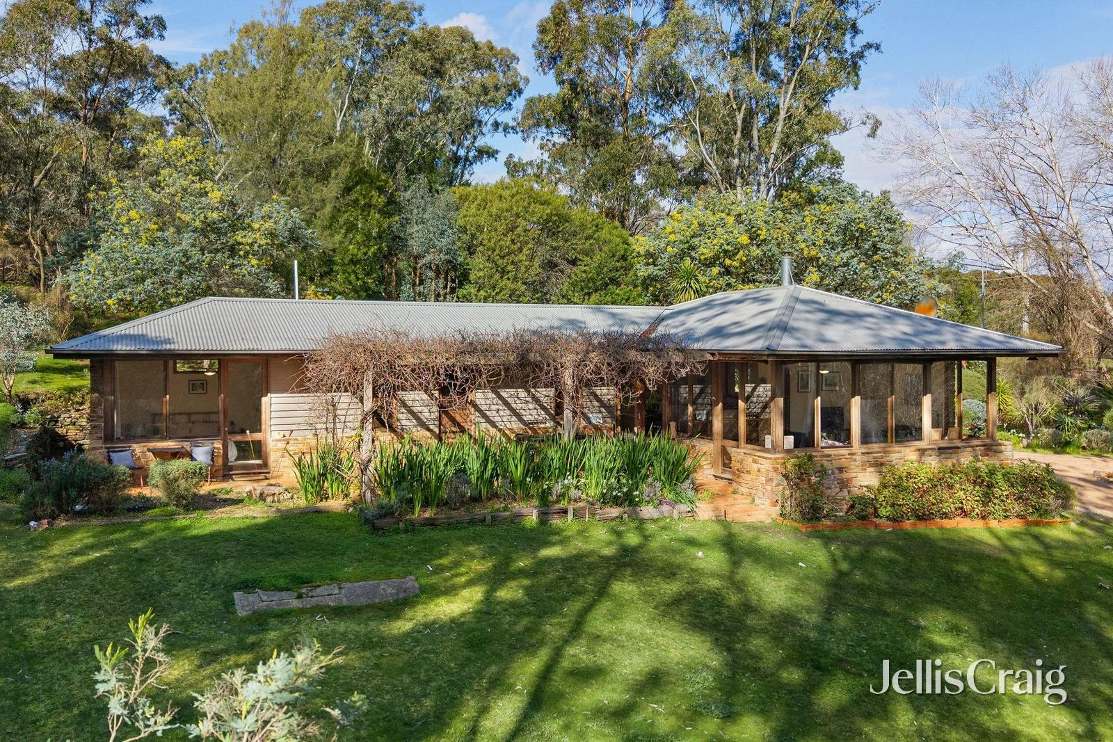 2 Llewellyn Road - Image 2