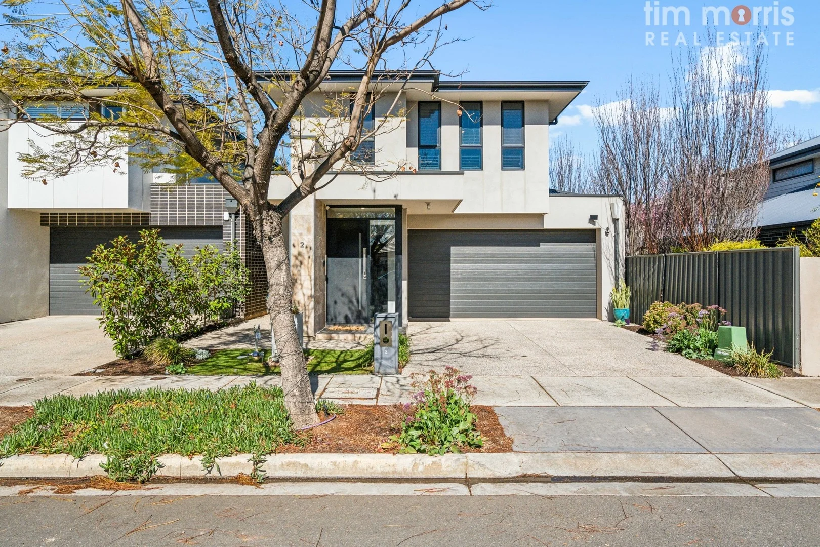 2 Oaks Drive (1/32)