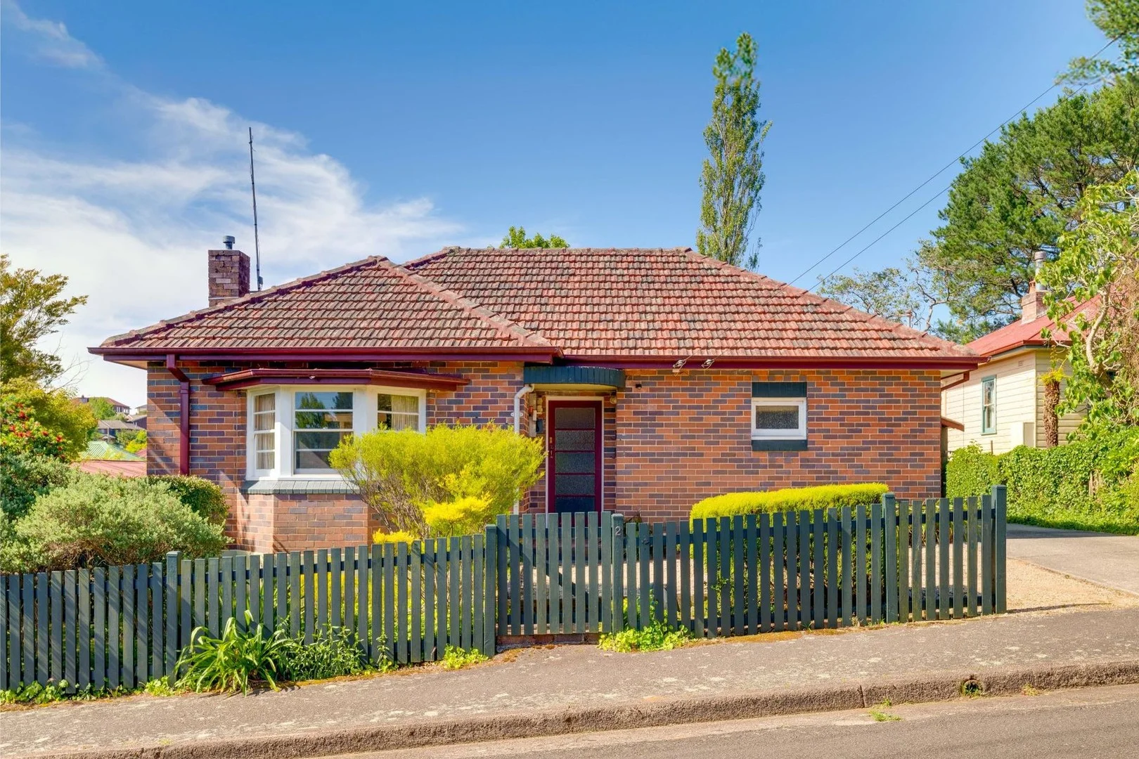 2 Oatley Avenue (1/17)