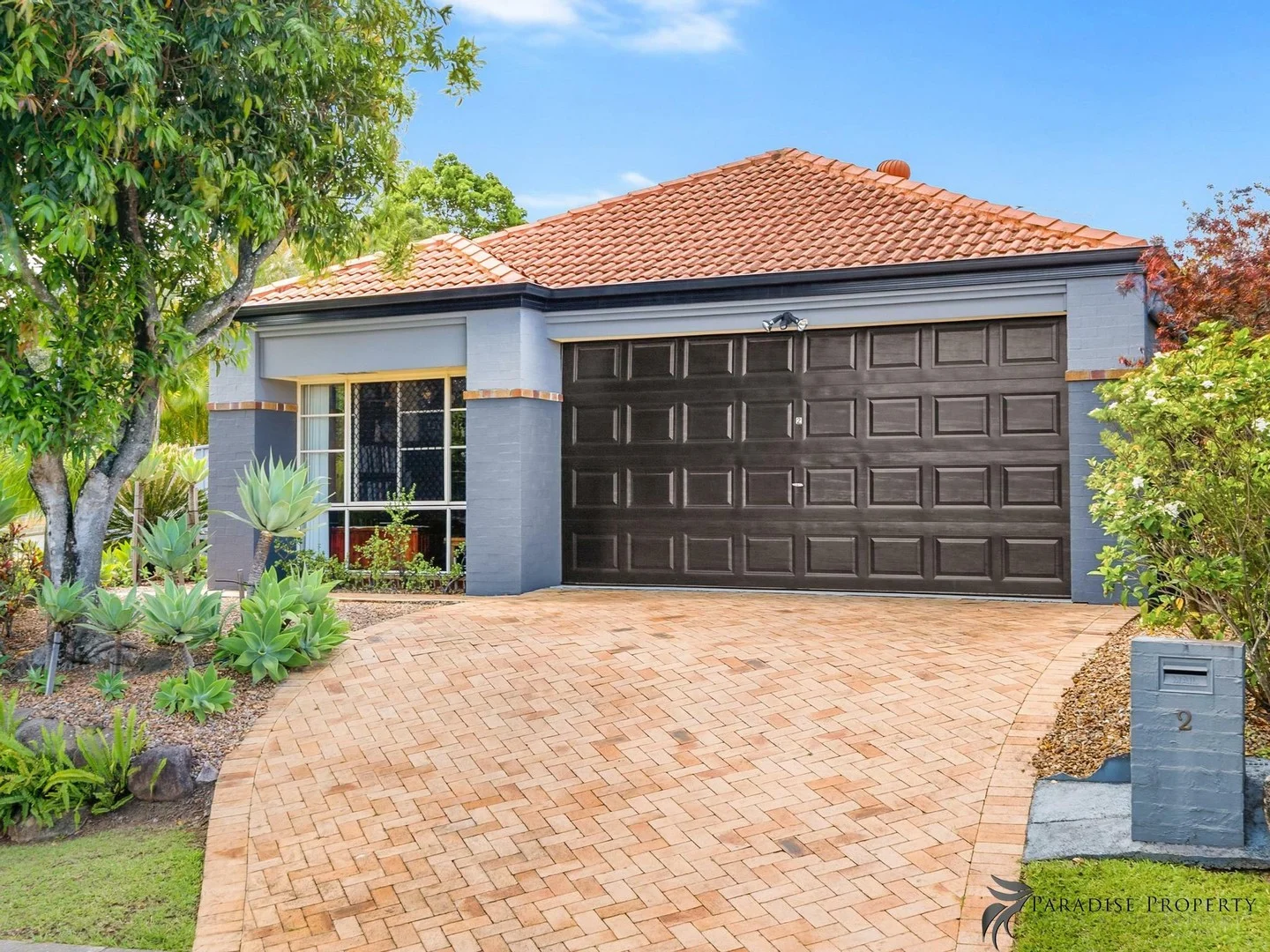 2 Pinedale Crescent (1/30)