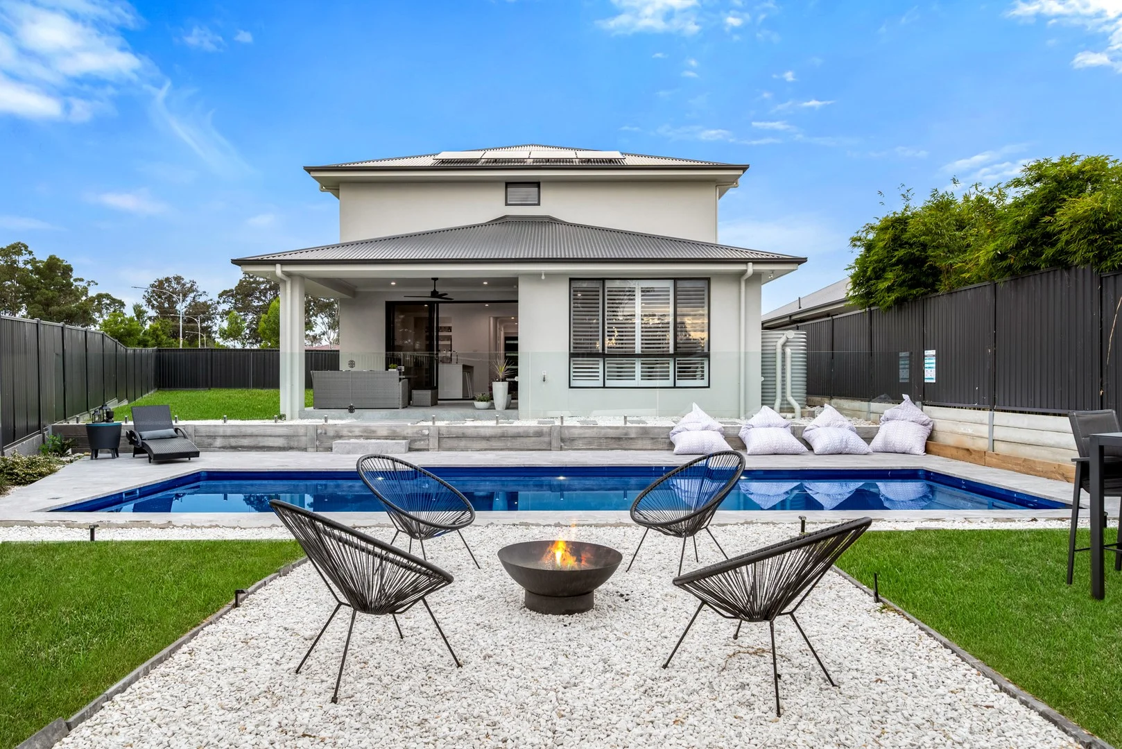 2 Resthaven Way (1/1)