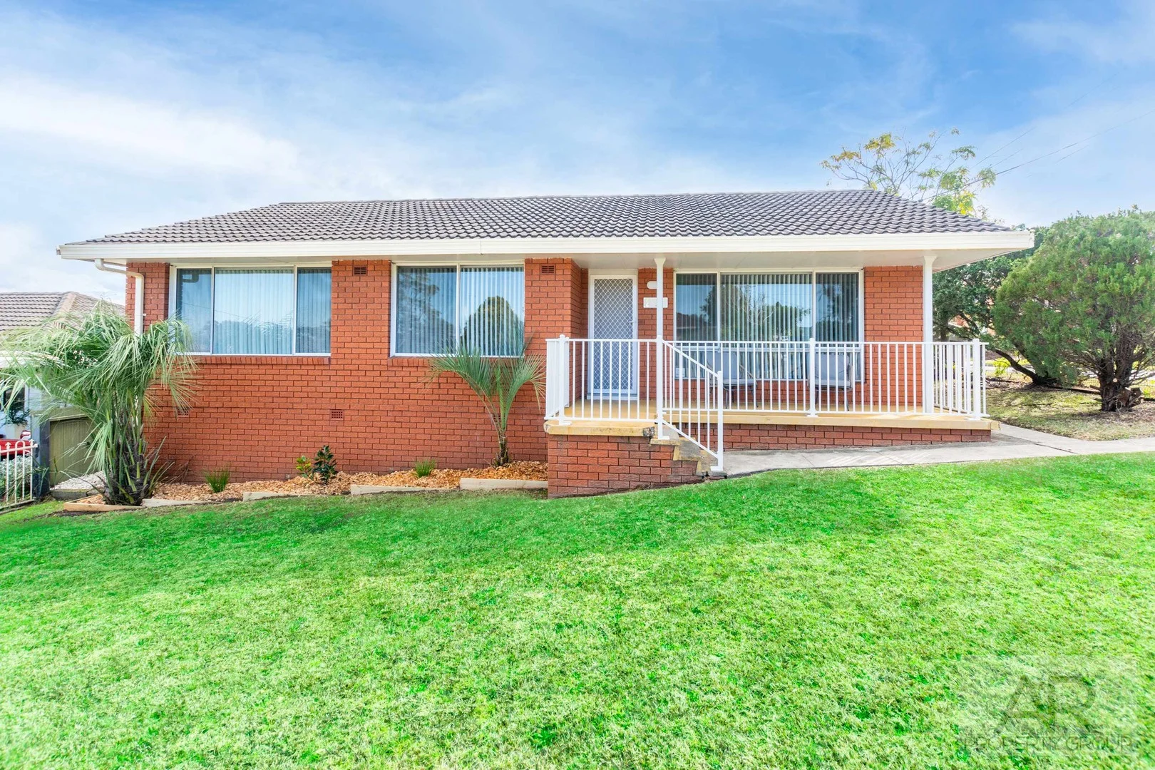 2 Rogers avenue (1/12)