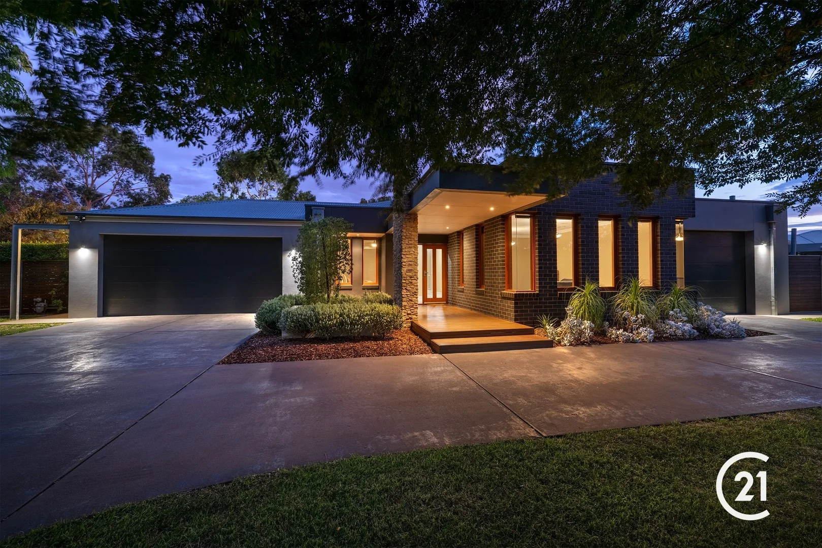 2 Silver Gum Place (1/1)