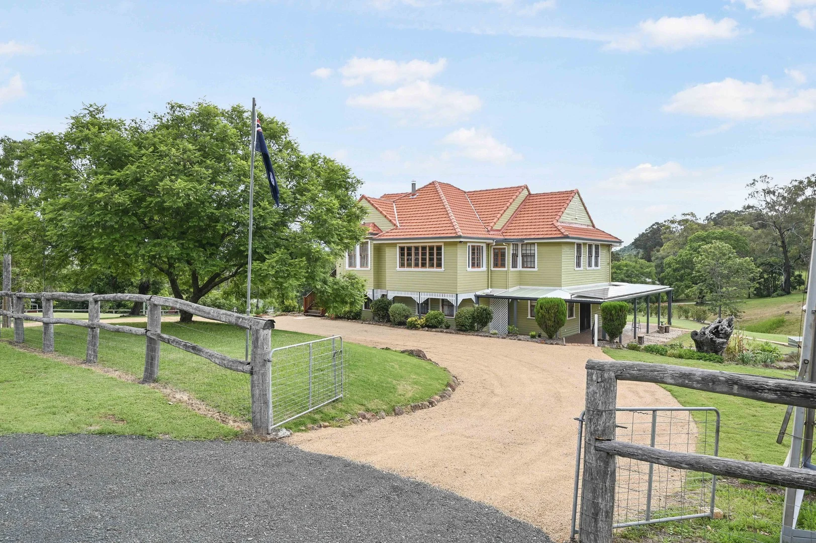 2 Valley View Drive (1/23)