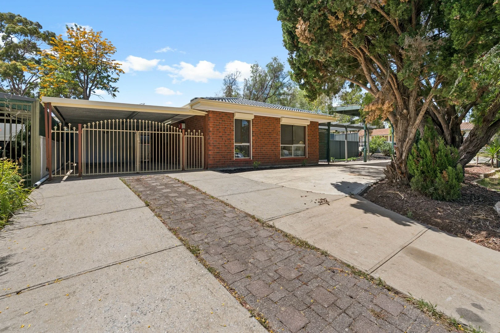 2 Vincent Court (1/12)