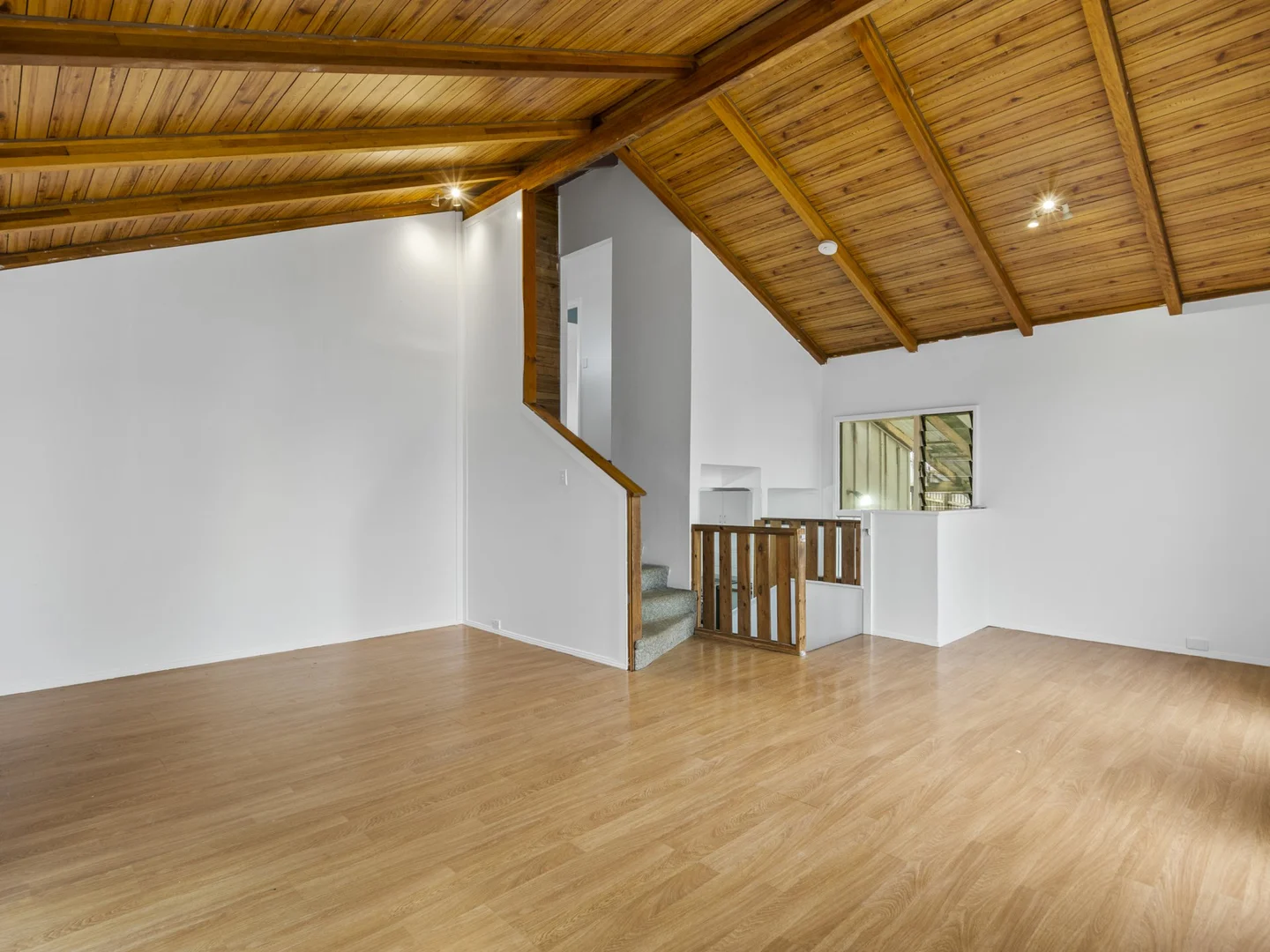 2 Warrener Street (1/23)