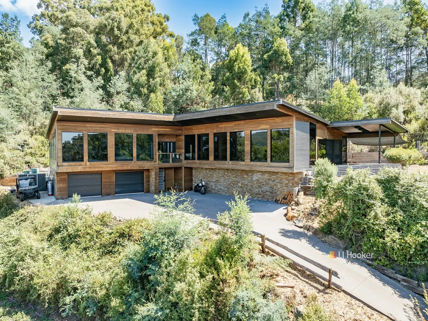 2 Wattle Bank Close (1/24)