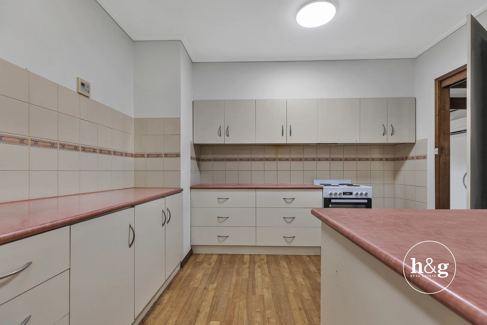2 Willow Court - Image 2