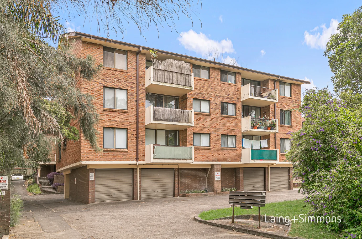 20/20 Luxford Road (1/11)
