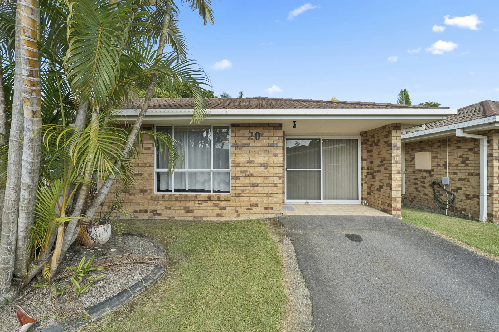 20/3 Donn Patterson Drive (1/17)