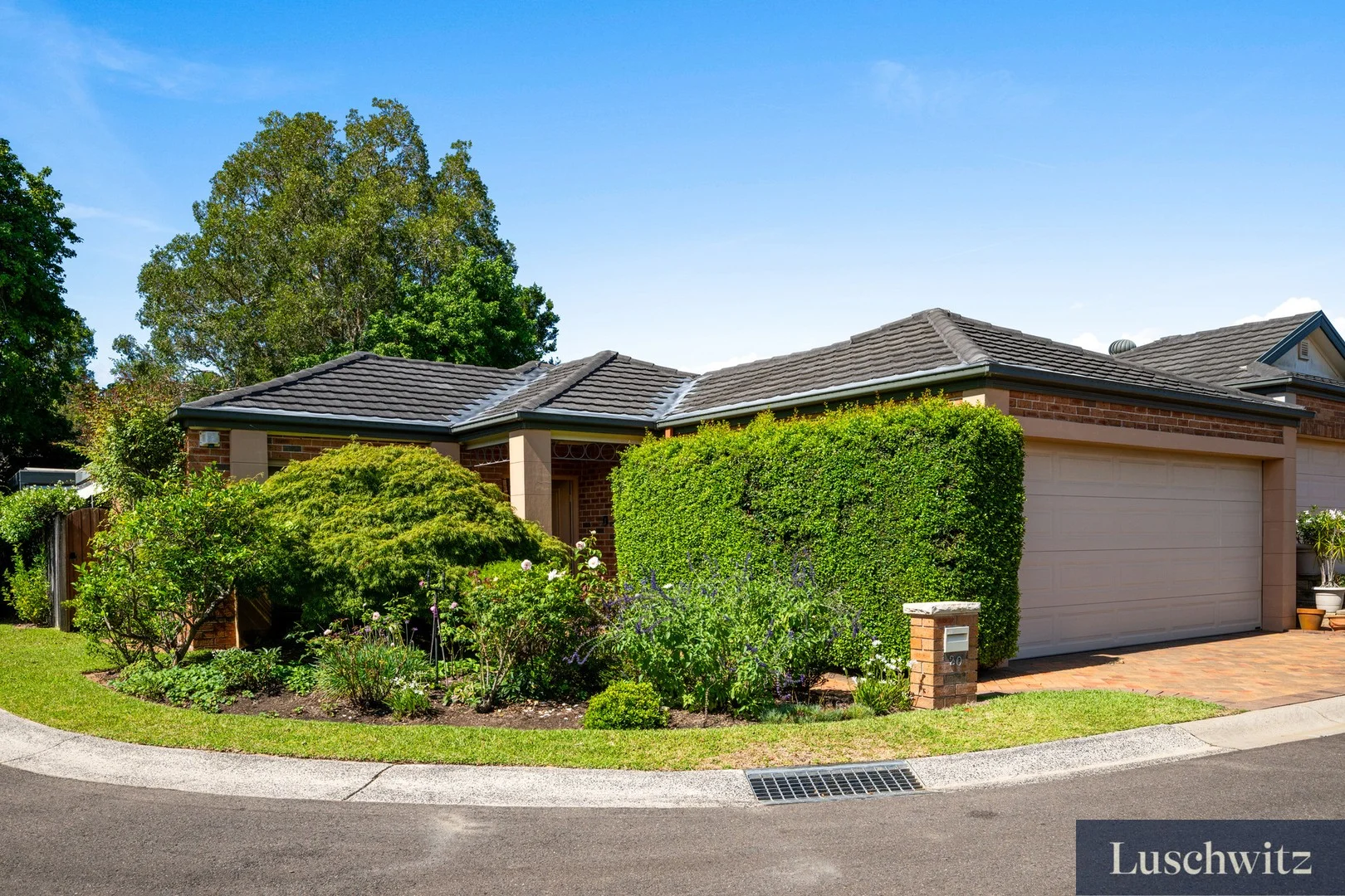 20 Aurora Drive (1/12)