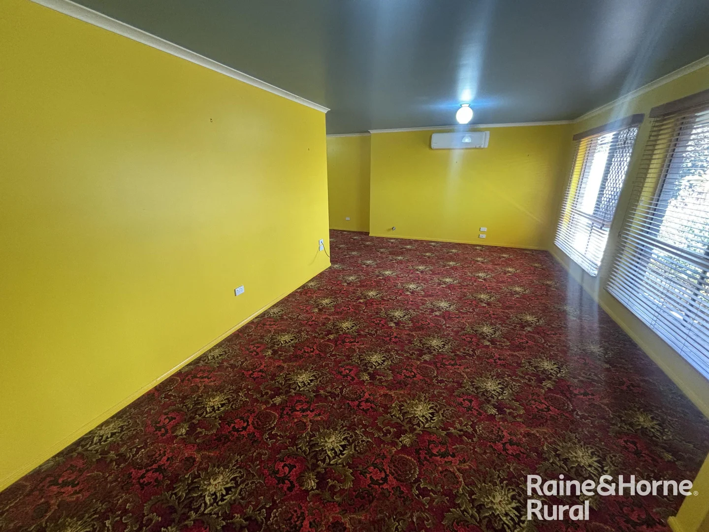 20 Burns Crescent - Image 5