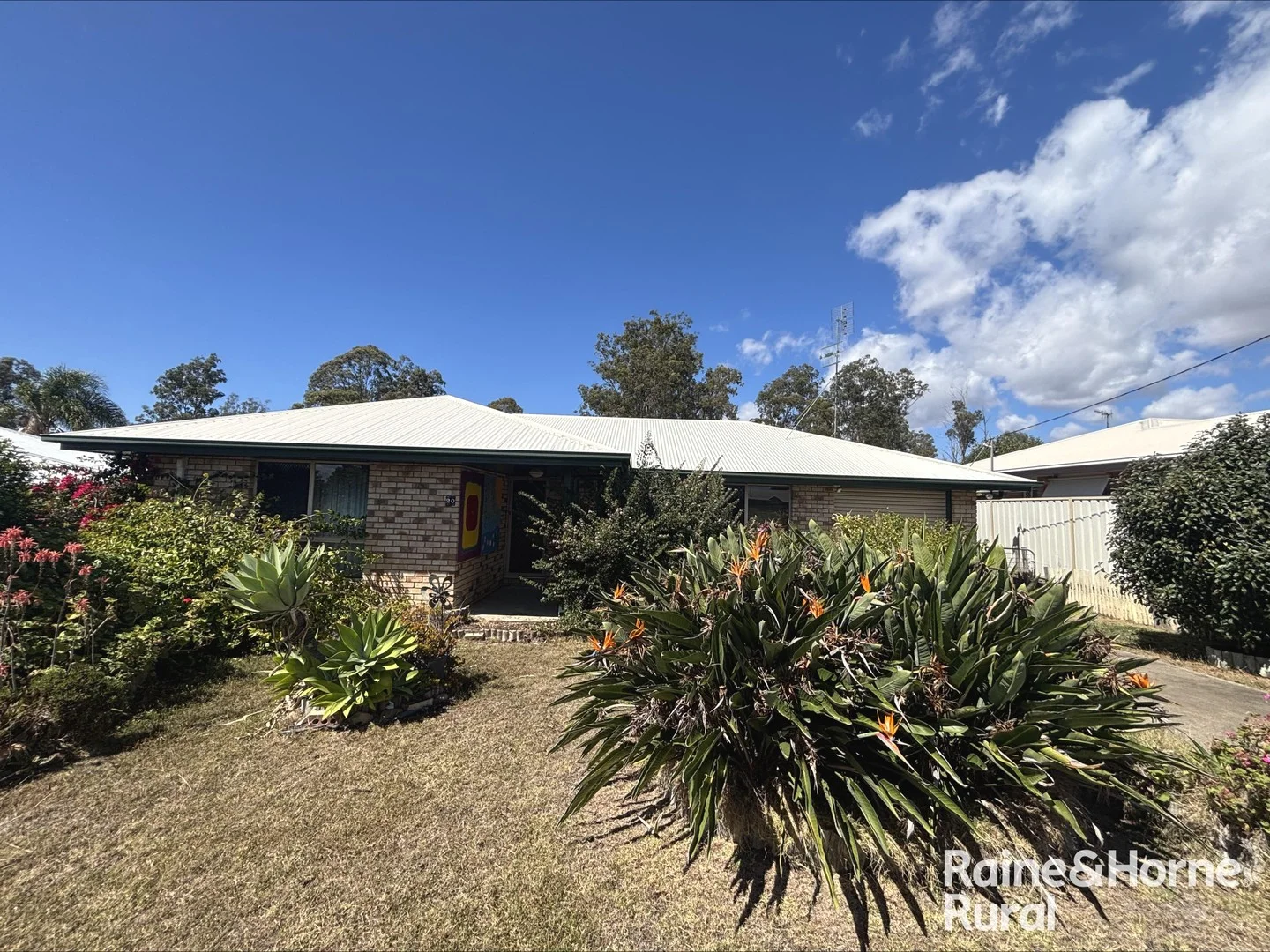 20 Burns Crescent (1/25)