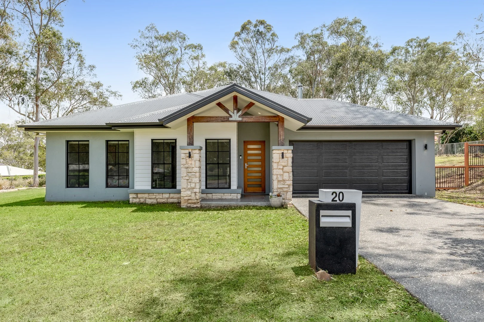 20 Cawdor Drive (1/1)