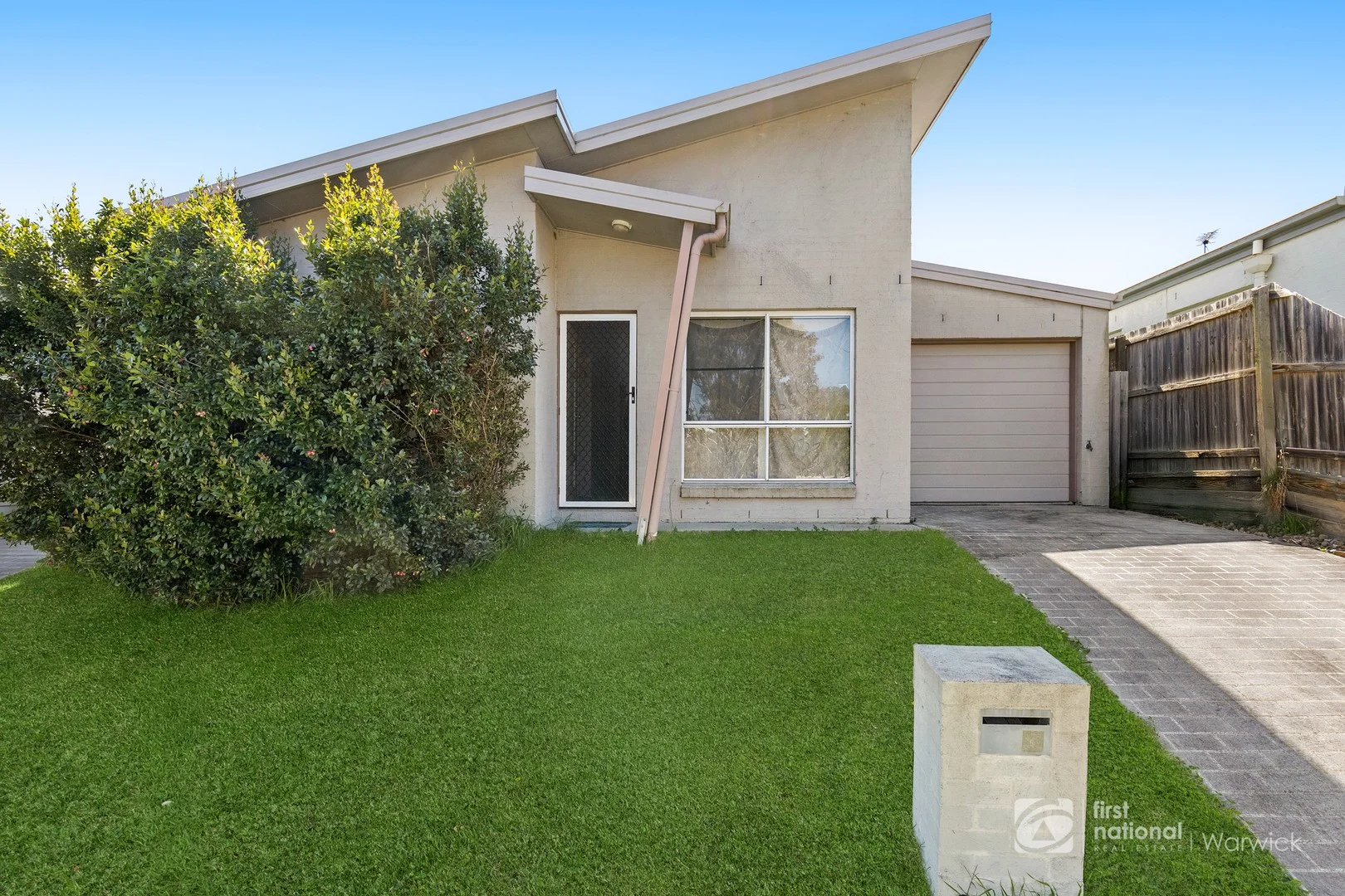 20 Ruston St (1/12)