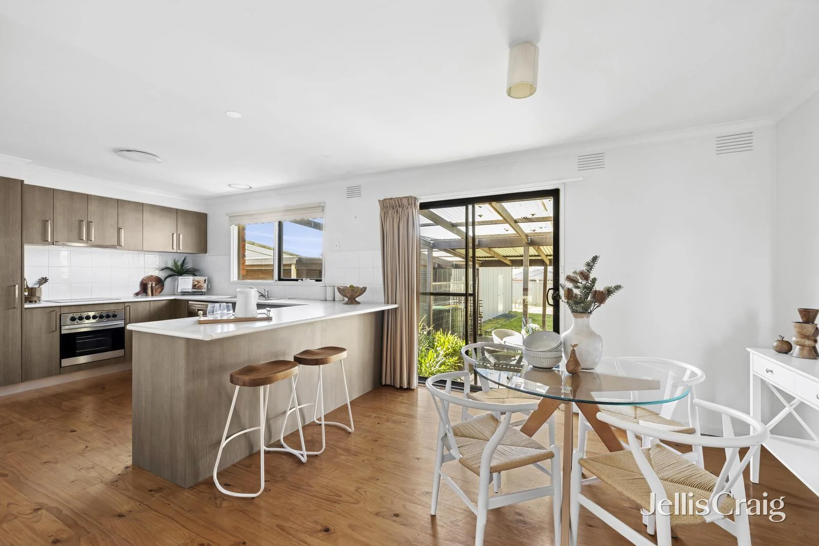 20 Stuart Drive (1/17)