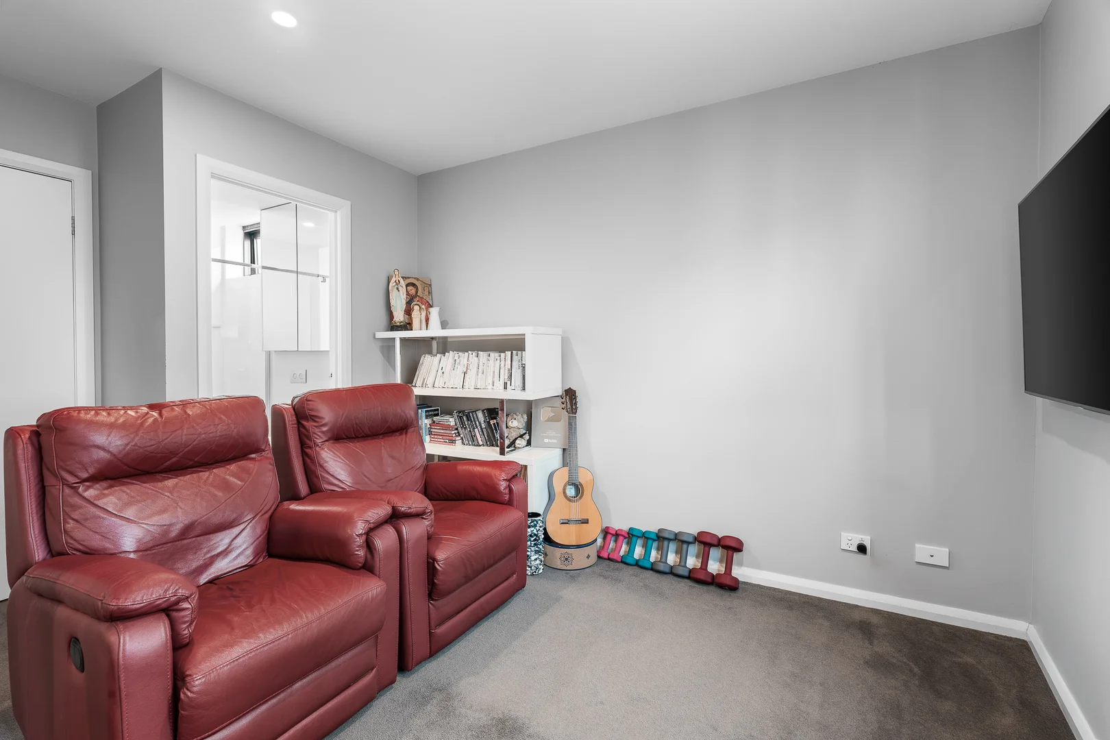 201/721 Elgar Road - Image 4