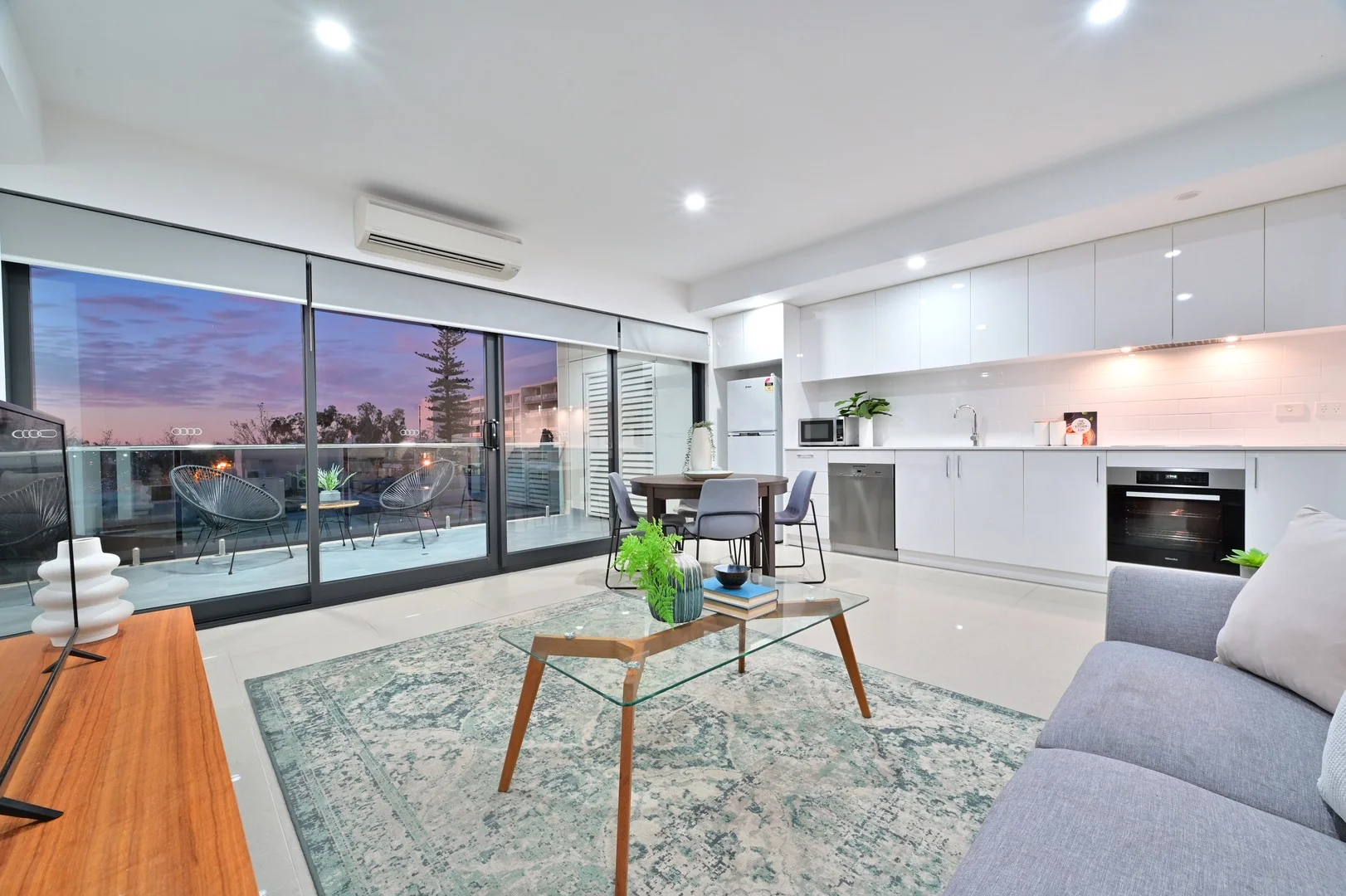 202/23 Emerald Terrace (1/21)
