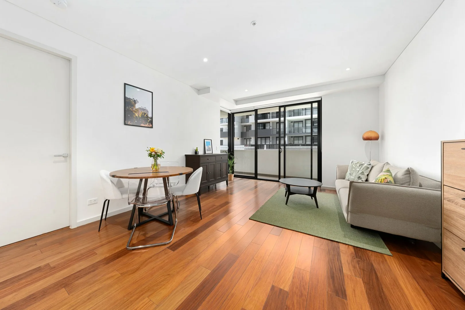 202/43 Belmore Street (1/11)