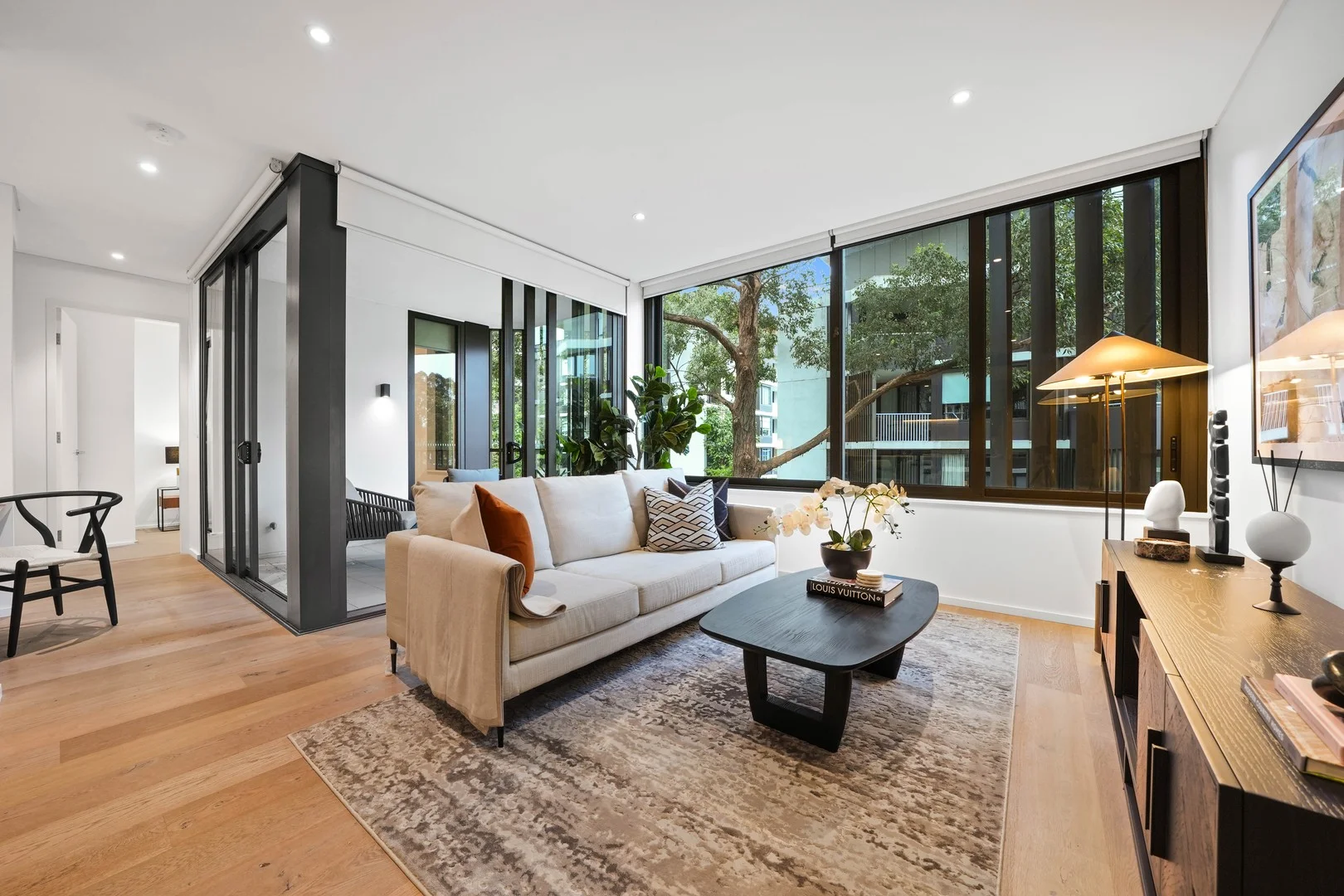 203/16 Birdwood Avenue (1/13)
