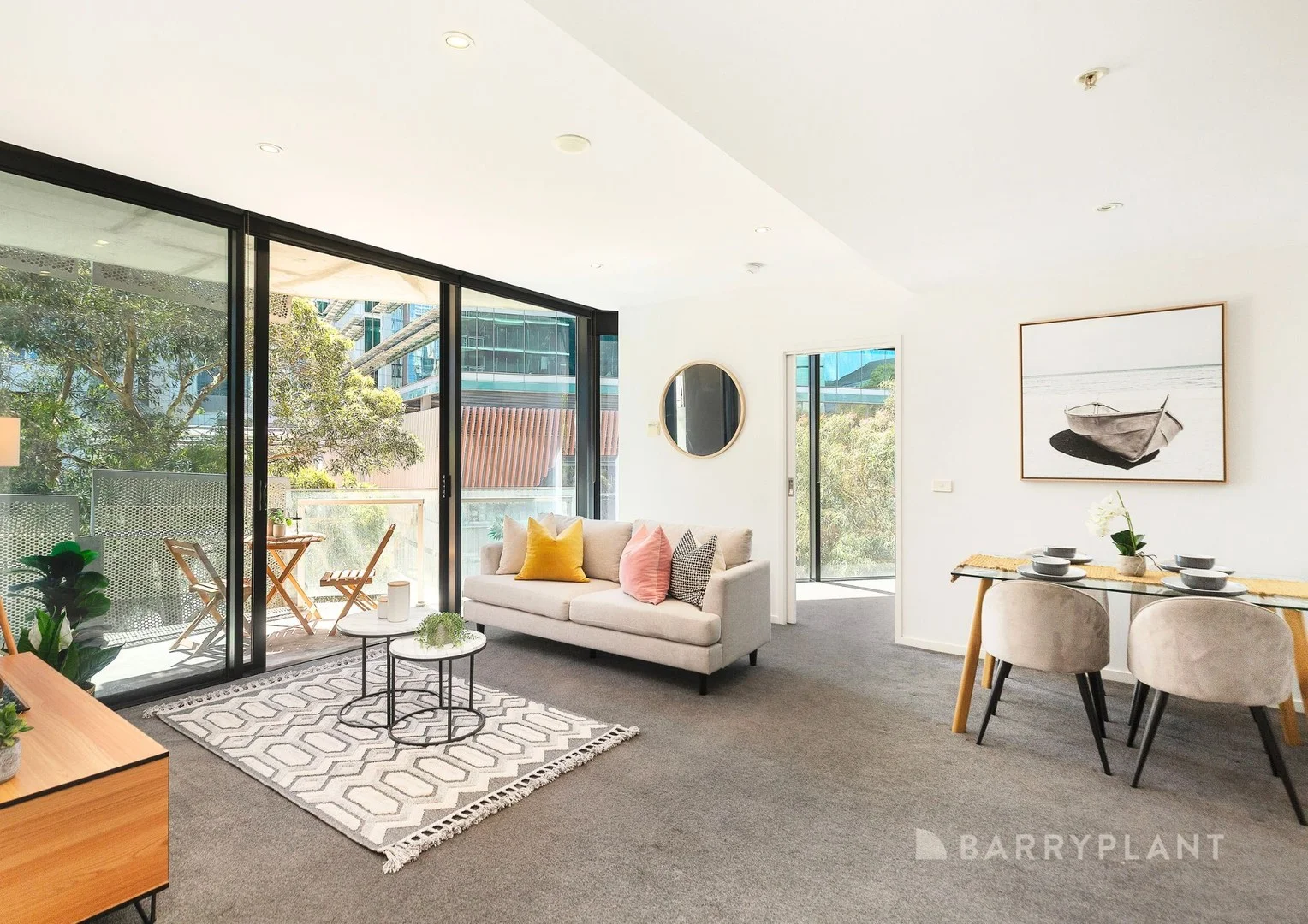 203/8 Waterview Walk (1/13)