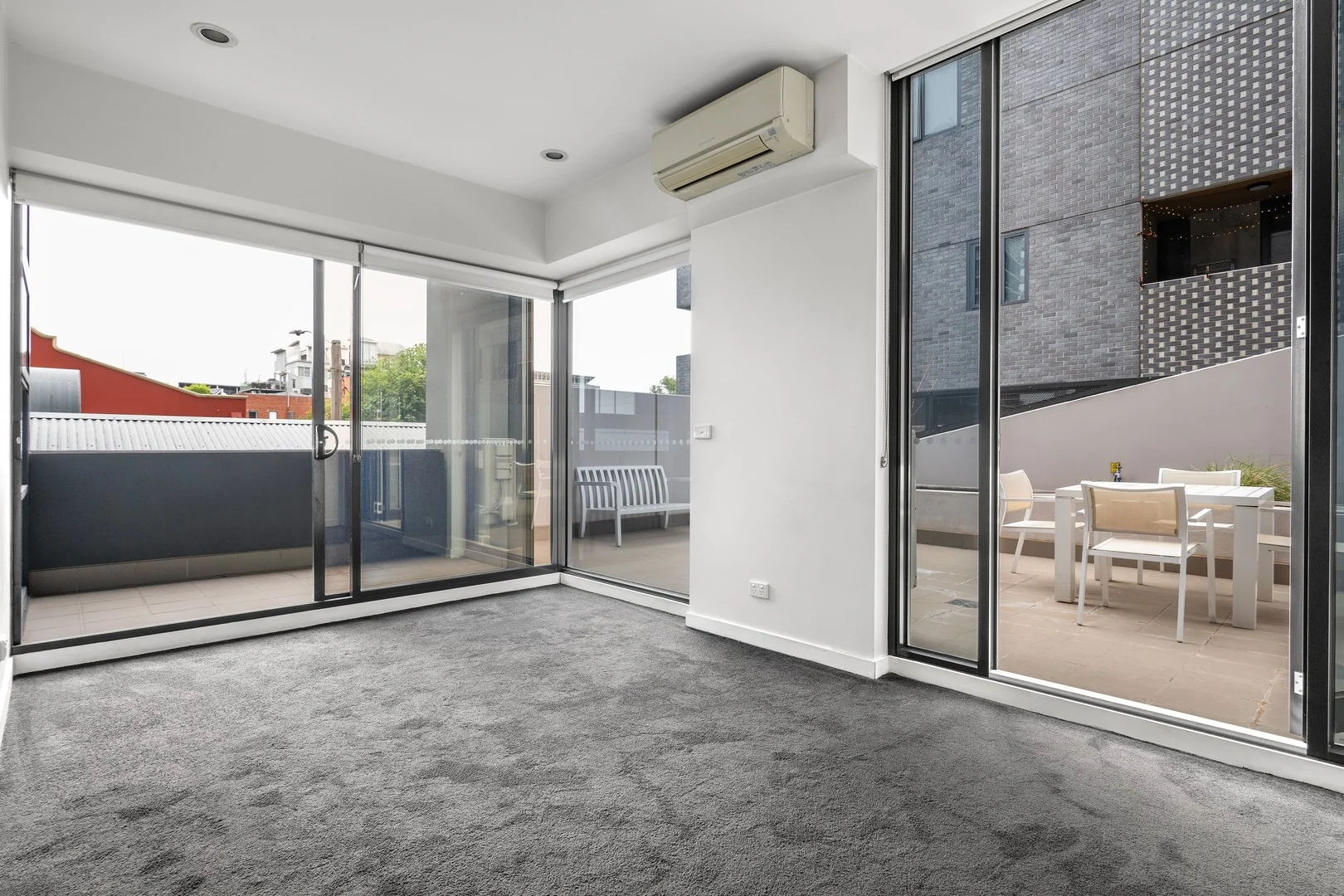 205/33 Batman Street (1/11)