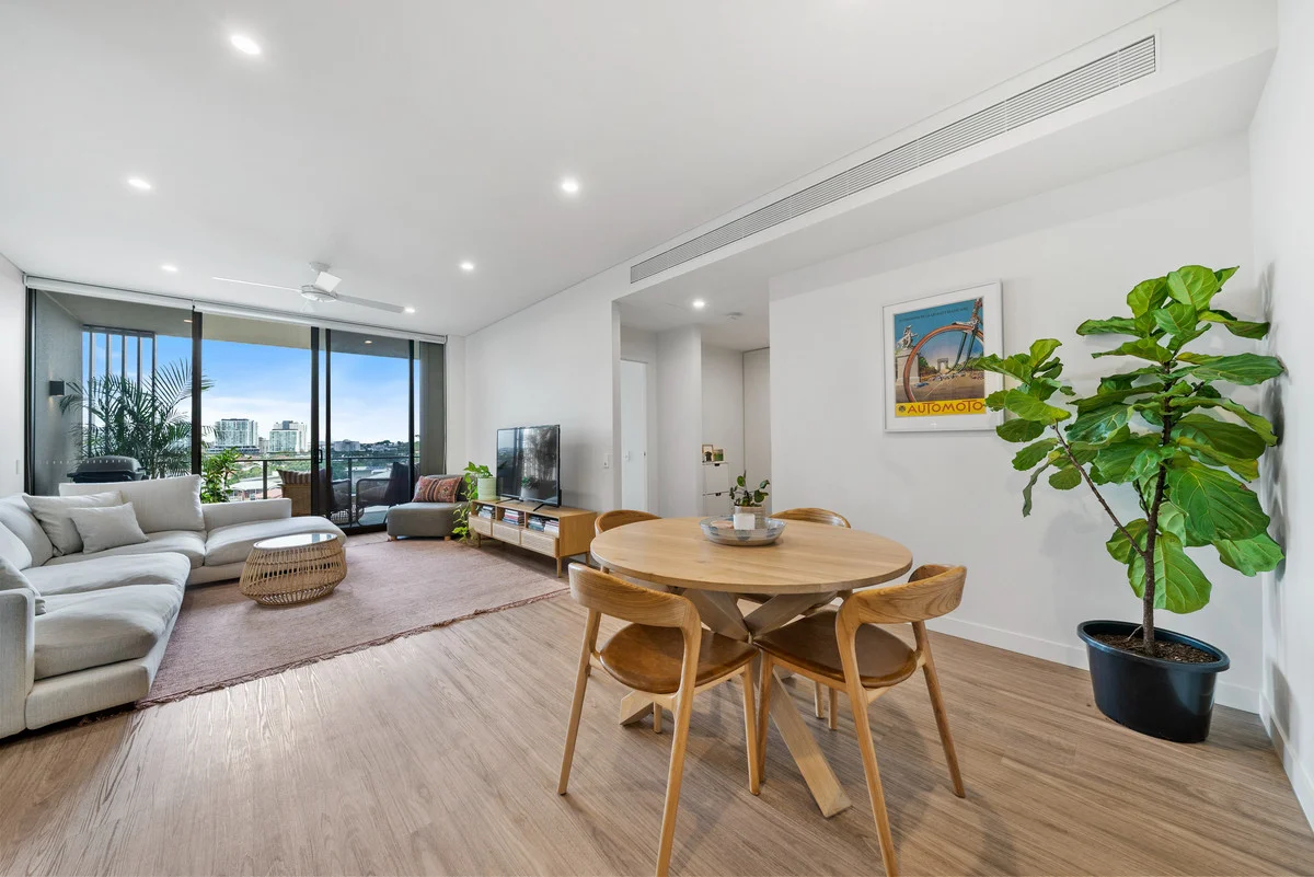 20512/61 St Leger Way (1/14)